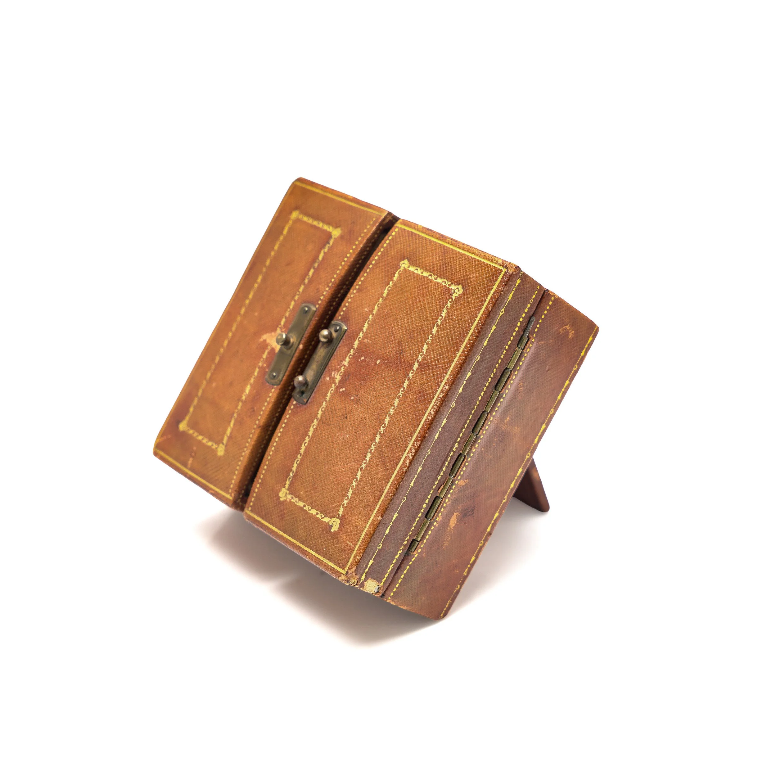Antique-Cartier-Clock-or-Medallion-Presentation-Case-with-Easel-Stand-New-York-Paris-London-04-4900.jpg
