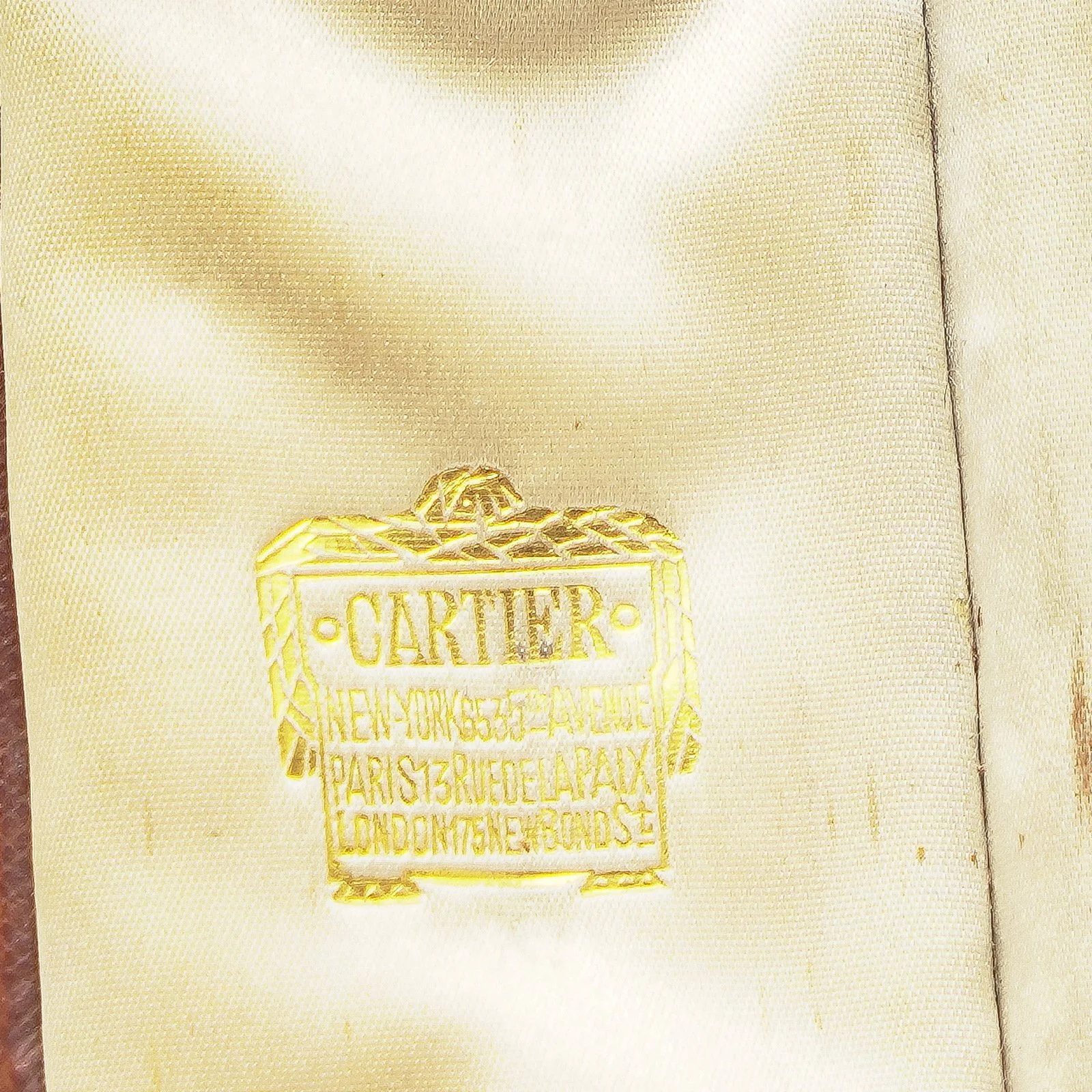 Antique-Cartier-Clock-or-Medallion-Presentation-Case-with-Easel-Stand-New-York-Paris-London-09-detail-cartier-signature.jpg
