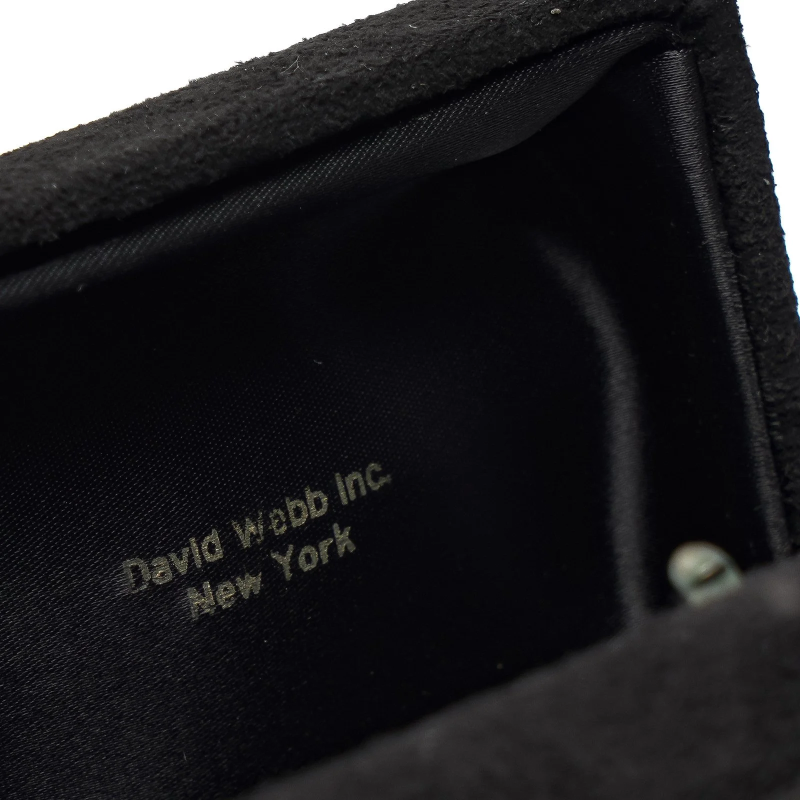 Vintage-David-Webb-New-York-Earring-Box-with-Outer-Box-06-detail-david-webb-signature.jpg