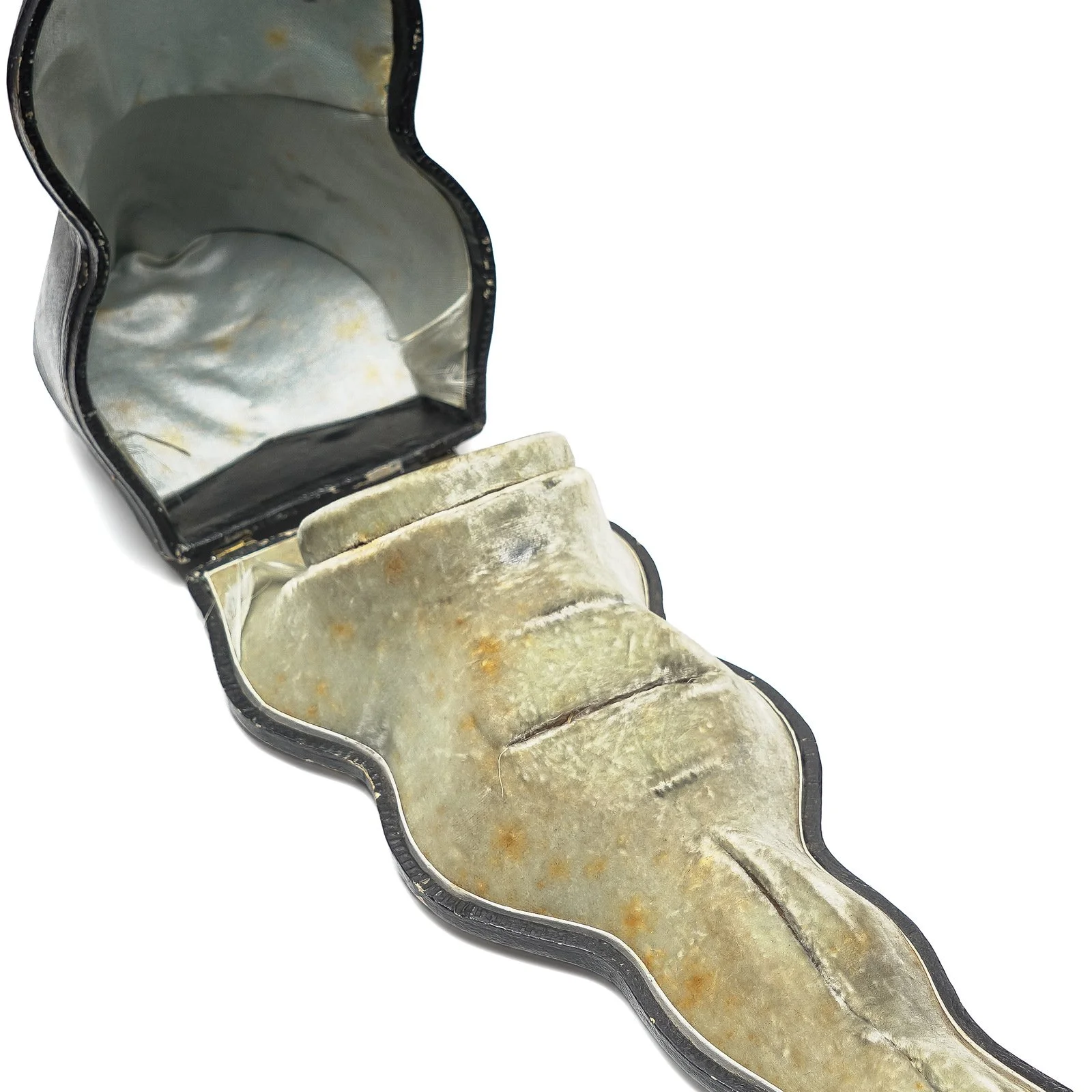 Antique-Shaped-Leather-Jewellery-Suite-Case-19th-Century-10-detail-contoured-fitting.jpg