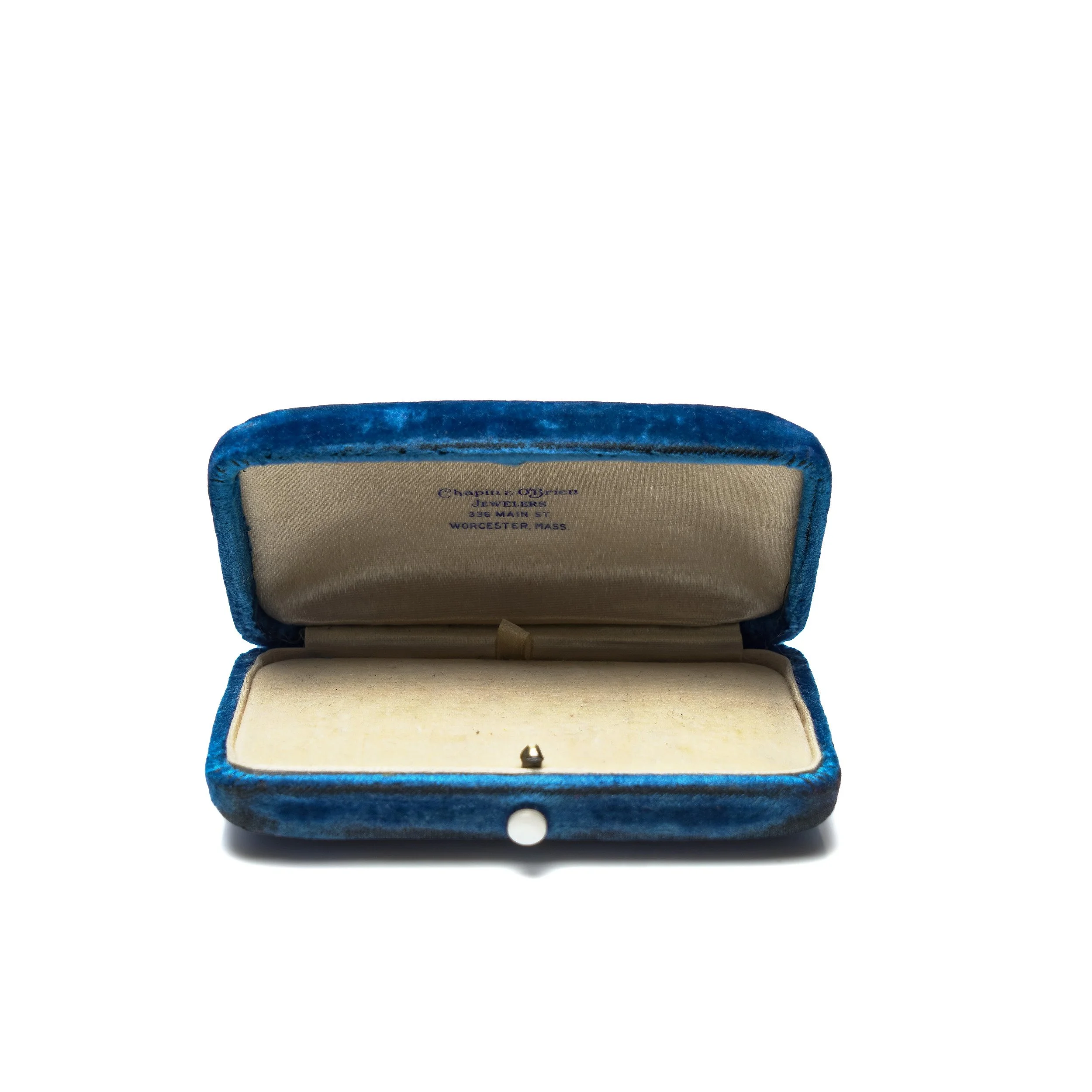 Vintage-Chapin-and-O-Brien-Blue-Velvet-Jewellery-Box-Worcester-Massachusetts-02-4964.jpg