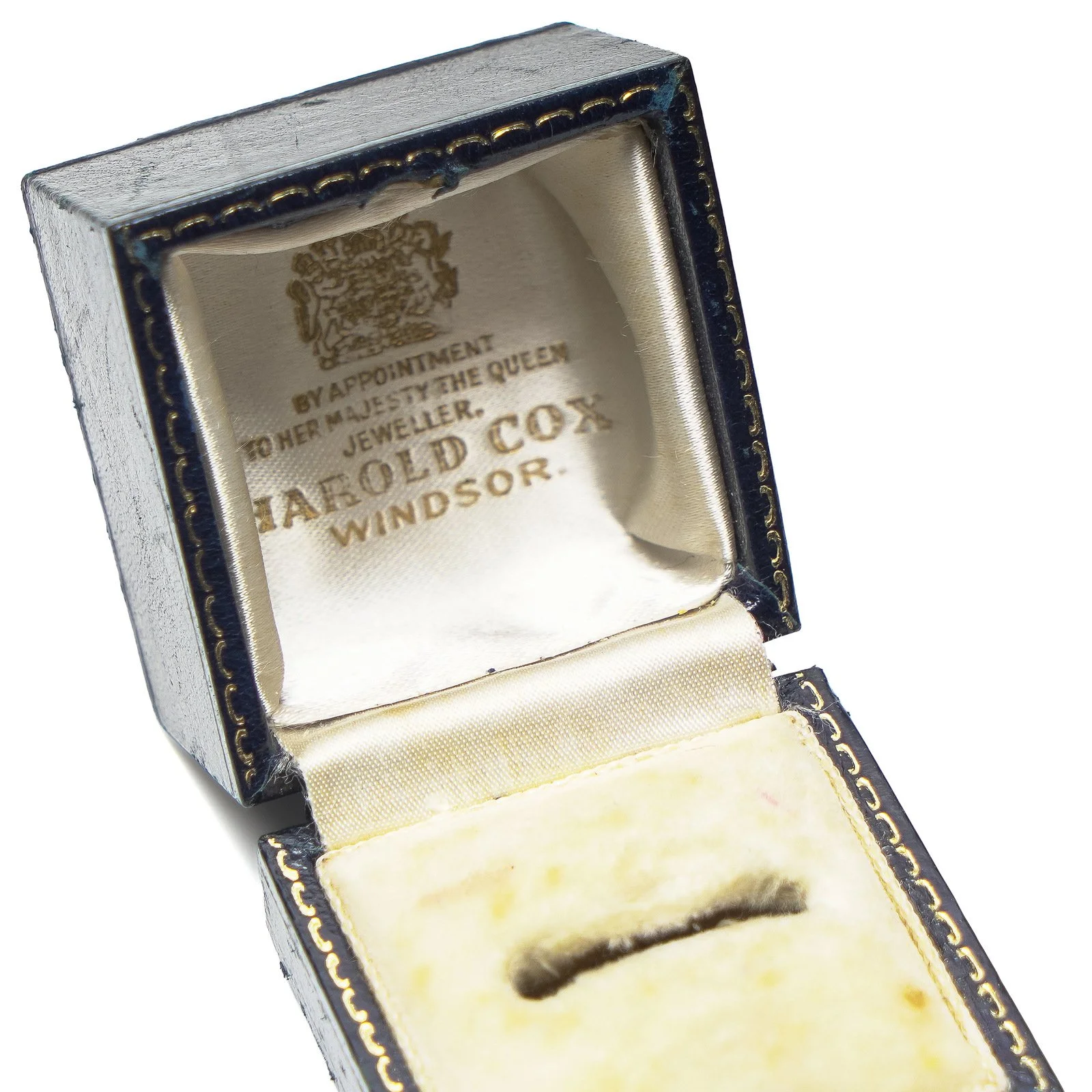 Vintage-Harold-Cox-Ring-Box-Windsor-Royal-Warrant-04-detail-harold-cox-signature.jpg