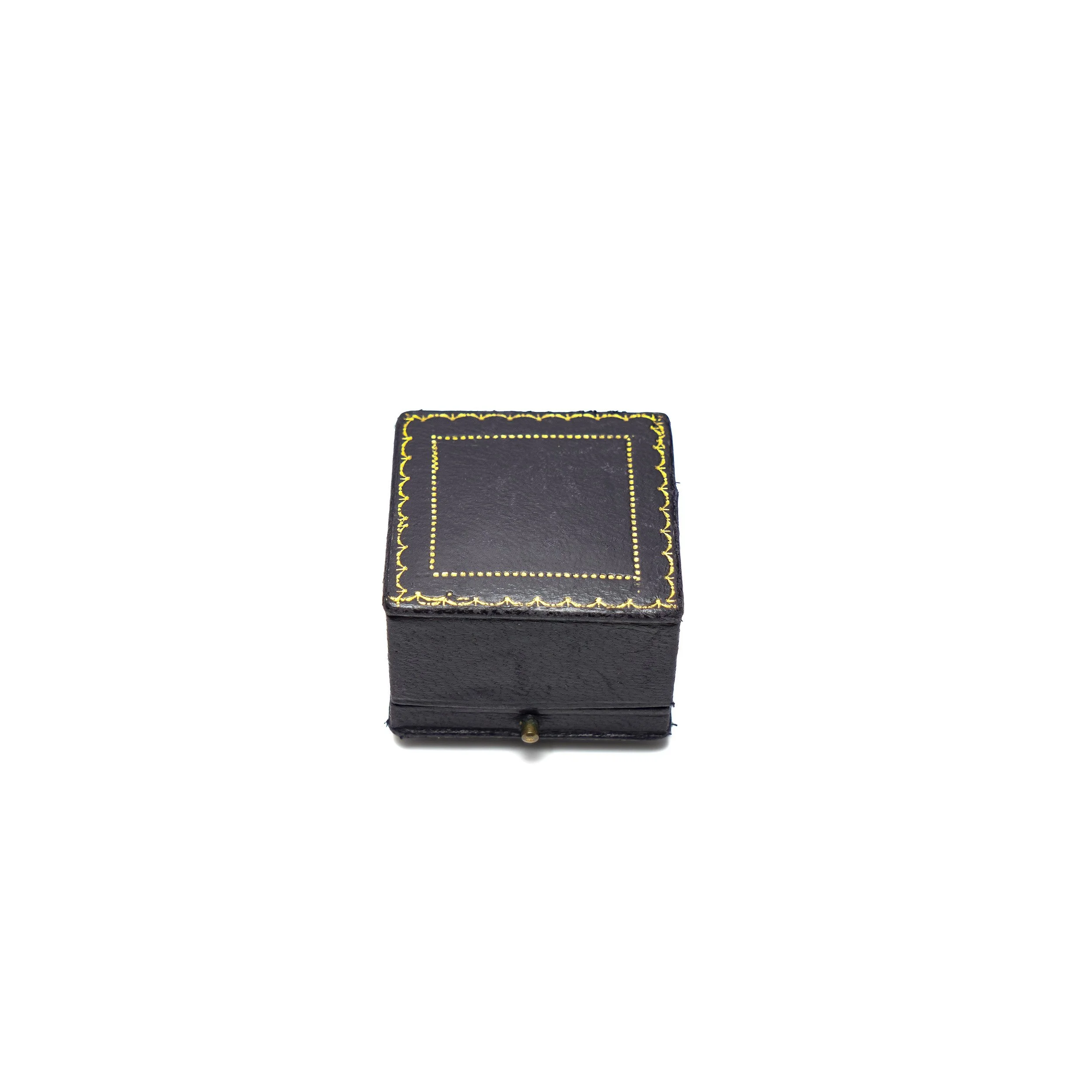 Vintage-Collingwood-Ring-Box-Jewellers-to-the-Royal-Family-Conduit-Street-01-5041.jpg