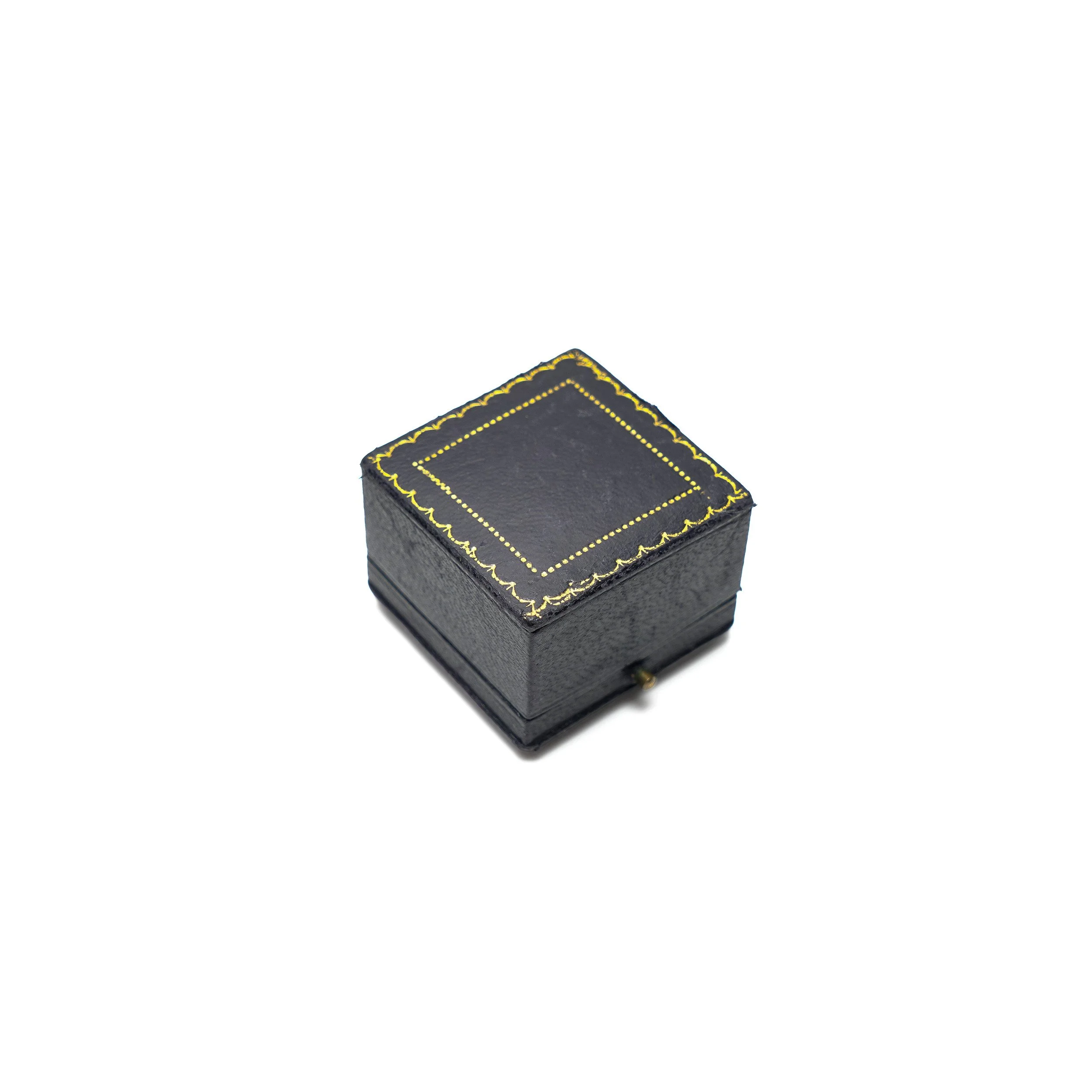 Vintage-Collingwood-Ring-Box-Jewellers-to-the-Royal-Family-Conduit-Street-03-5042.jpg