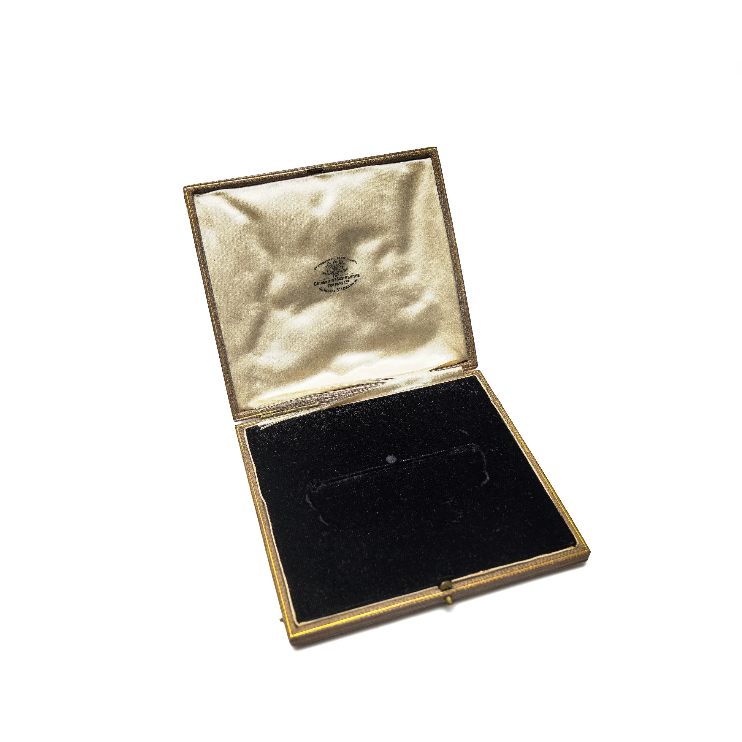 Antique-Goldsmiths-and-Silversmiths-Company-Large-Brooch-Box-112-Regent-Street-04-5064.jpg