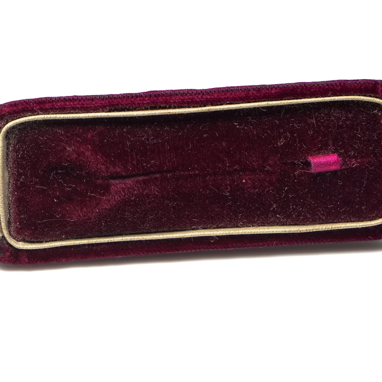 Antique-H-G-Mabbett-Stick-Pin-Box-Watchmaker-Jeweller-and-Optician-06-detail-stick-pin-slot.jpg