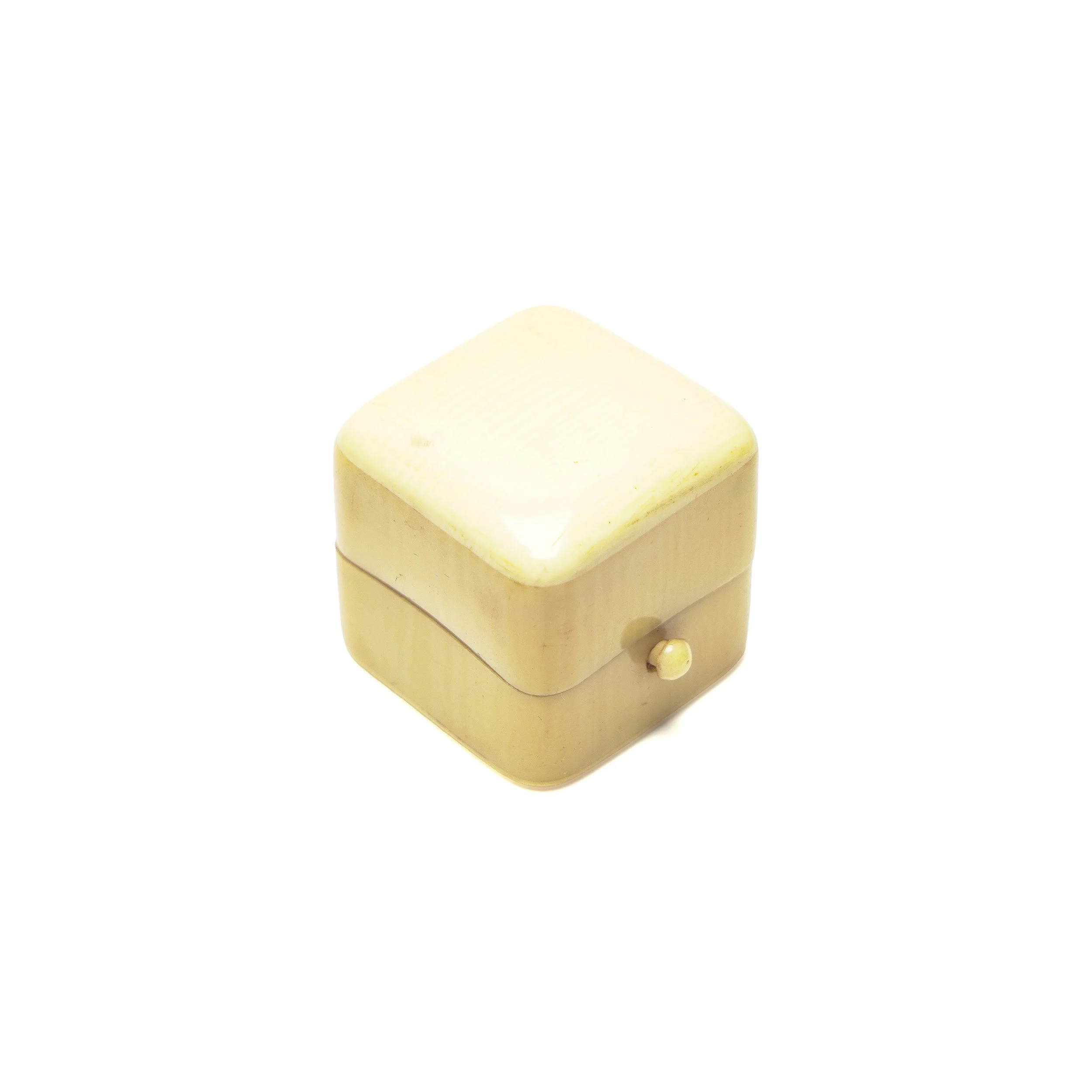 Antique-J-W-Benson-Ivory-Coloured-Ring-Box-Royal-Exchange-London-03-5081.jpg