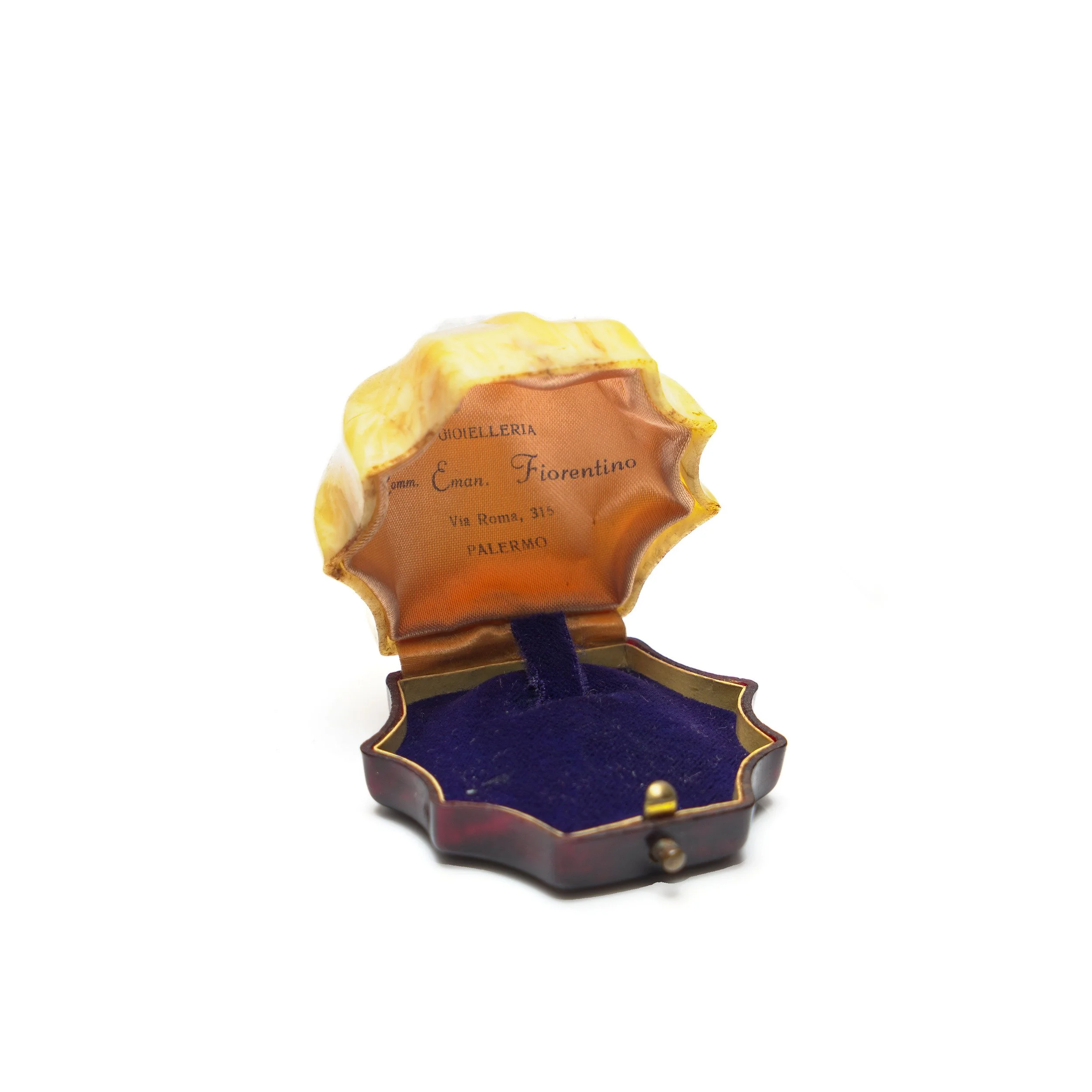 Vintage-Comm-Eman-Fiorentino-Palermo-Ring-Box-Scalloped-Shell-Lid-02-5097.jpg