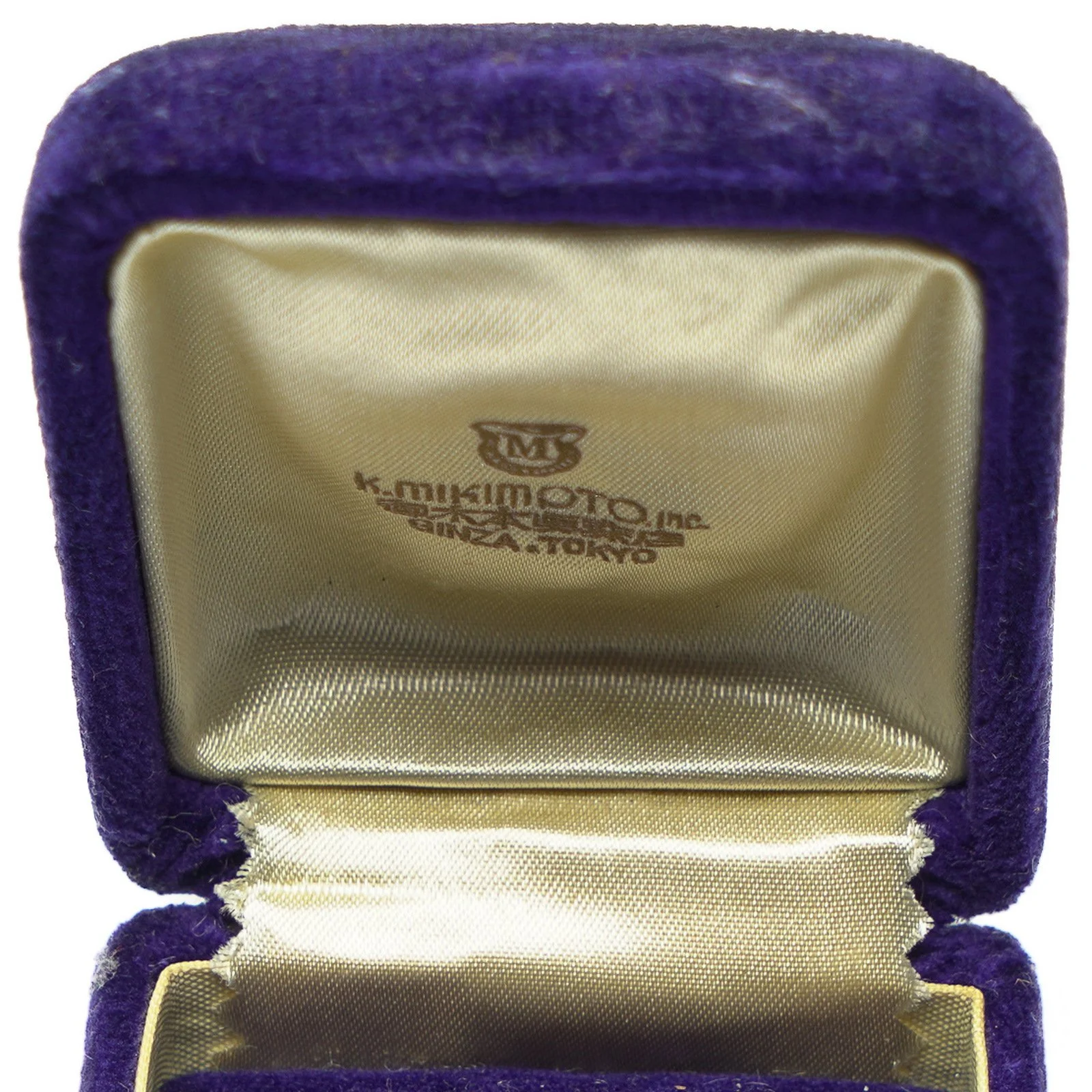 Vintage-K-Mikimoto-Ginza-Tokyo-Pearl-or-Ring-Box-Purple-Velvet-06-detail-mikimoto-ginza-signature.jpg