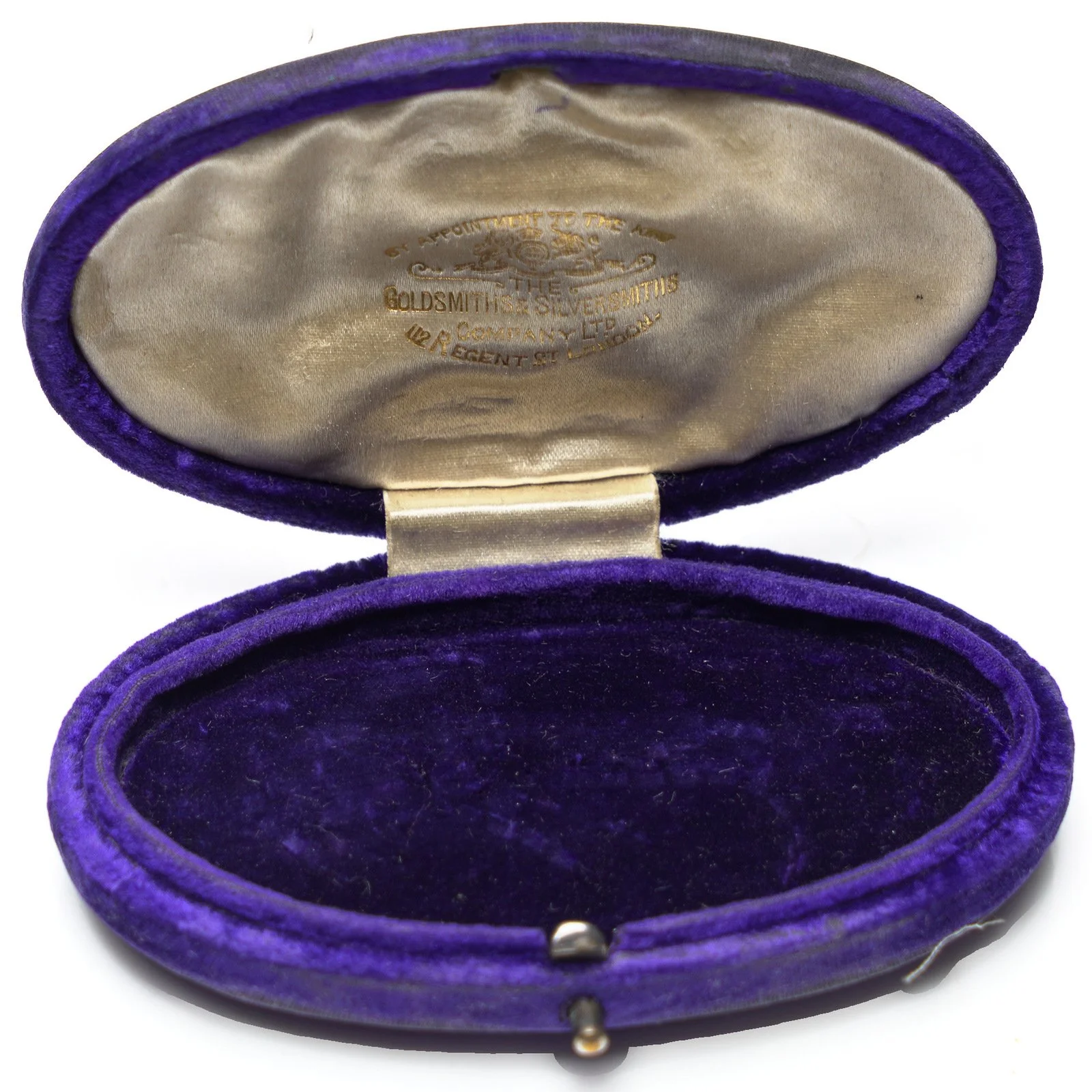 Antique-Goldsmiths-and-Silversmiths-Company-Oval-Jewellery-Box-By-Appointment-to-the-King-05-detail-goldsmiths-silversmiths-warrant.jpg