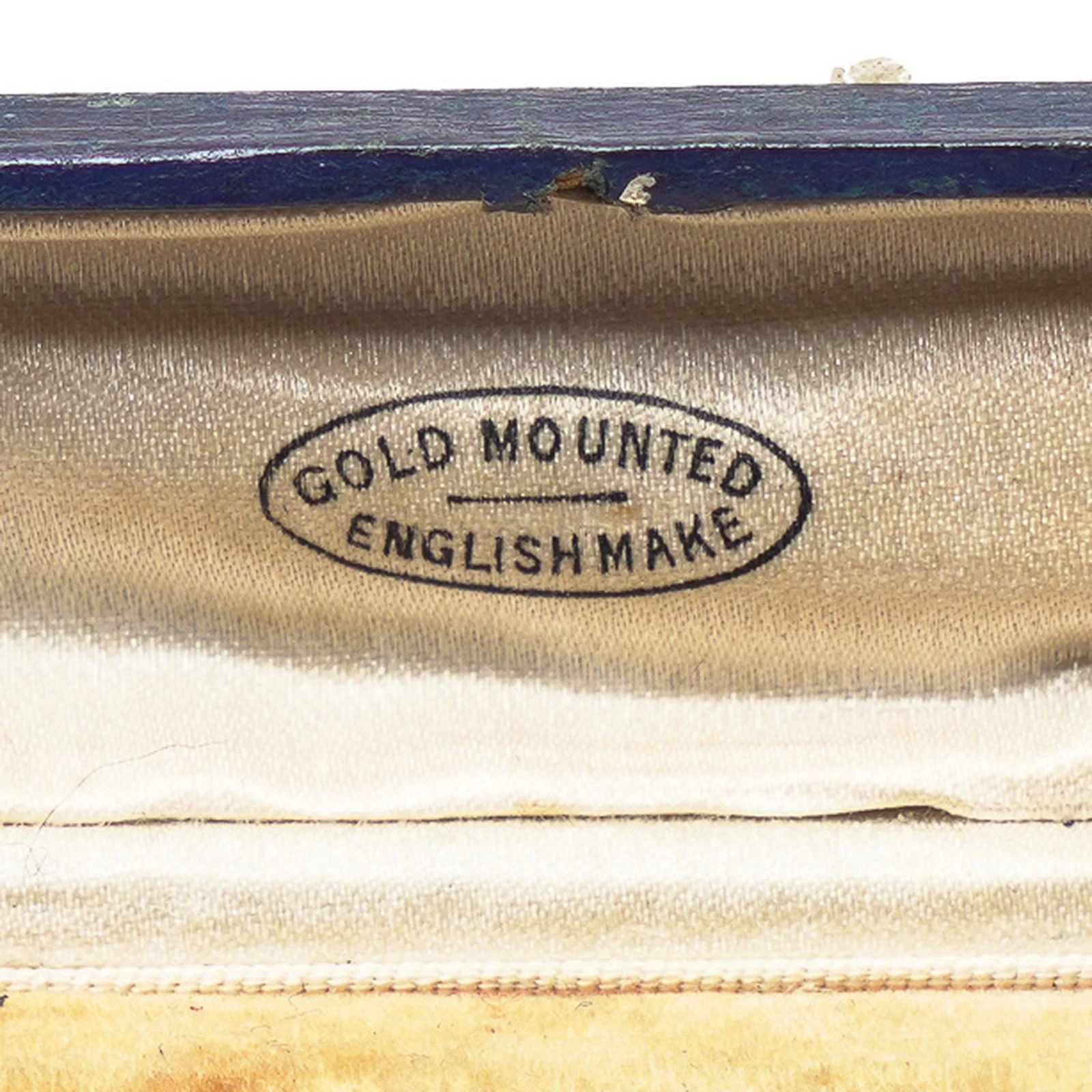 Antique-English-Gold-Mounted-Cheroot-or-Cigarette-Holder-Box-05-detail-gold-mounted-english-make.jpg