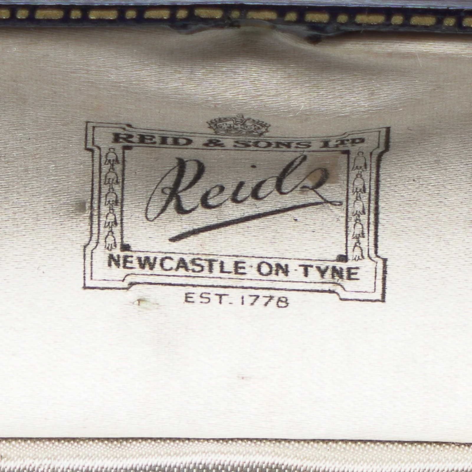Antique-Reid-and-Sons-Newcastle-Brooch-Box-05-detail-reid-newcastle-signature.jpg