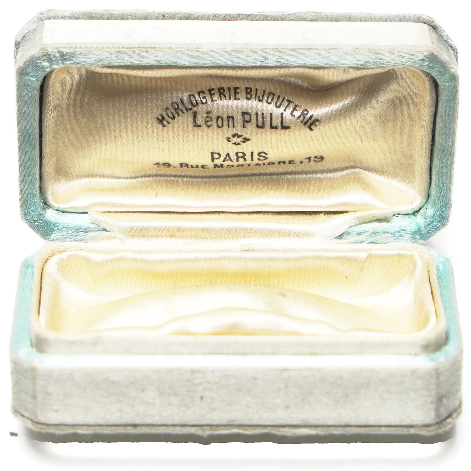 Antique-Leon-Pull-Paris-Small-Jewellery-Box-Rue-Montaigne-04-detail-leon-pull-paris-signature.jpg