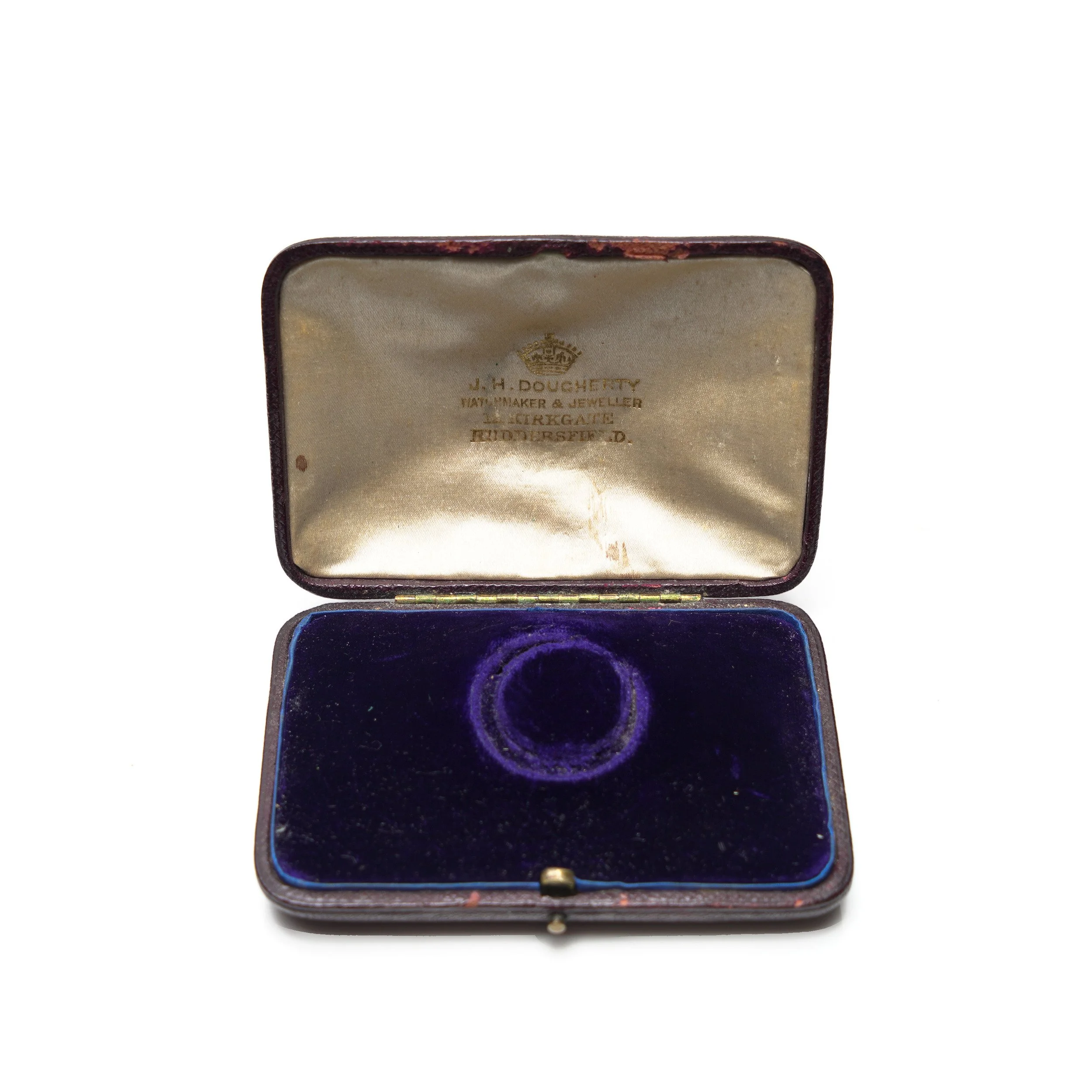 Antique-J-H-Dougherty-Huddersfield-Pendant-or-Medallion-Box-02-5217.jpg