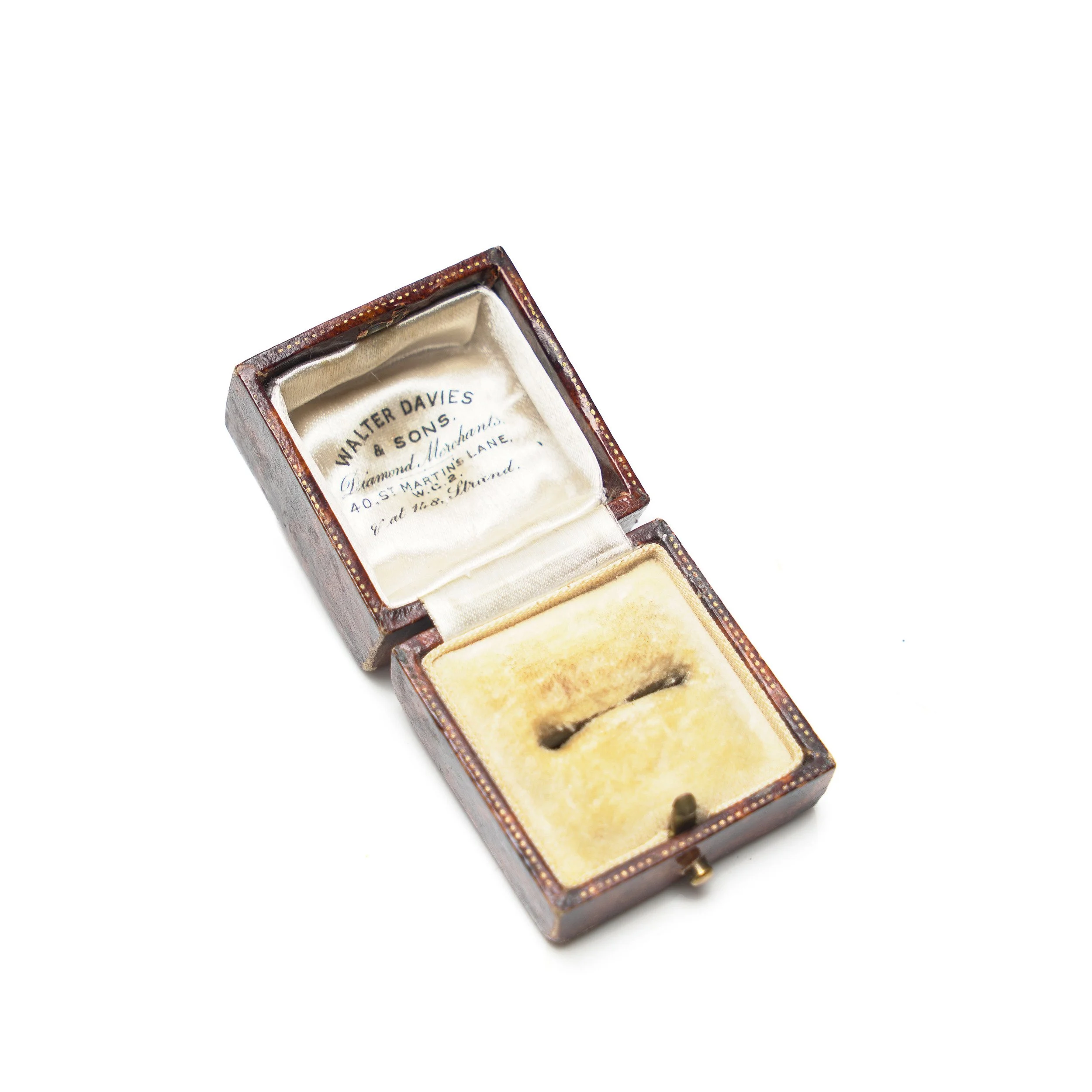 Antique-Walter-Davies-and-Sons-Diamond-Merchants-Ring-Box-London-02-5229.jpg