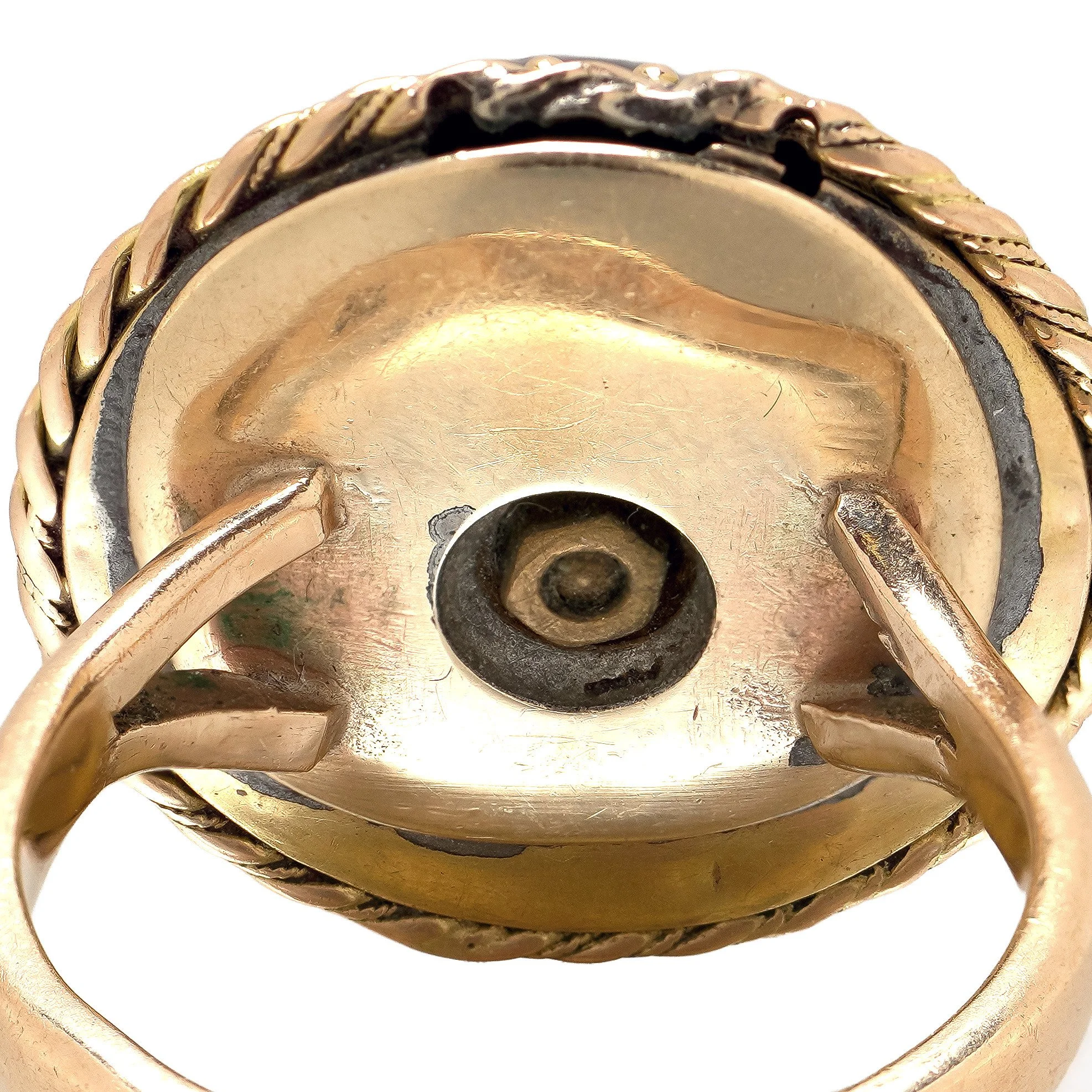 9kt-gold-cabochon-amethyst-and-enamel-cluster-ring-turquoise-and-white-11-detail-128.jpg