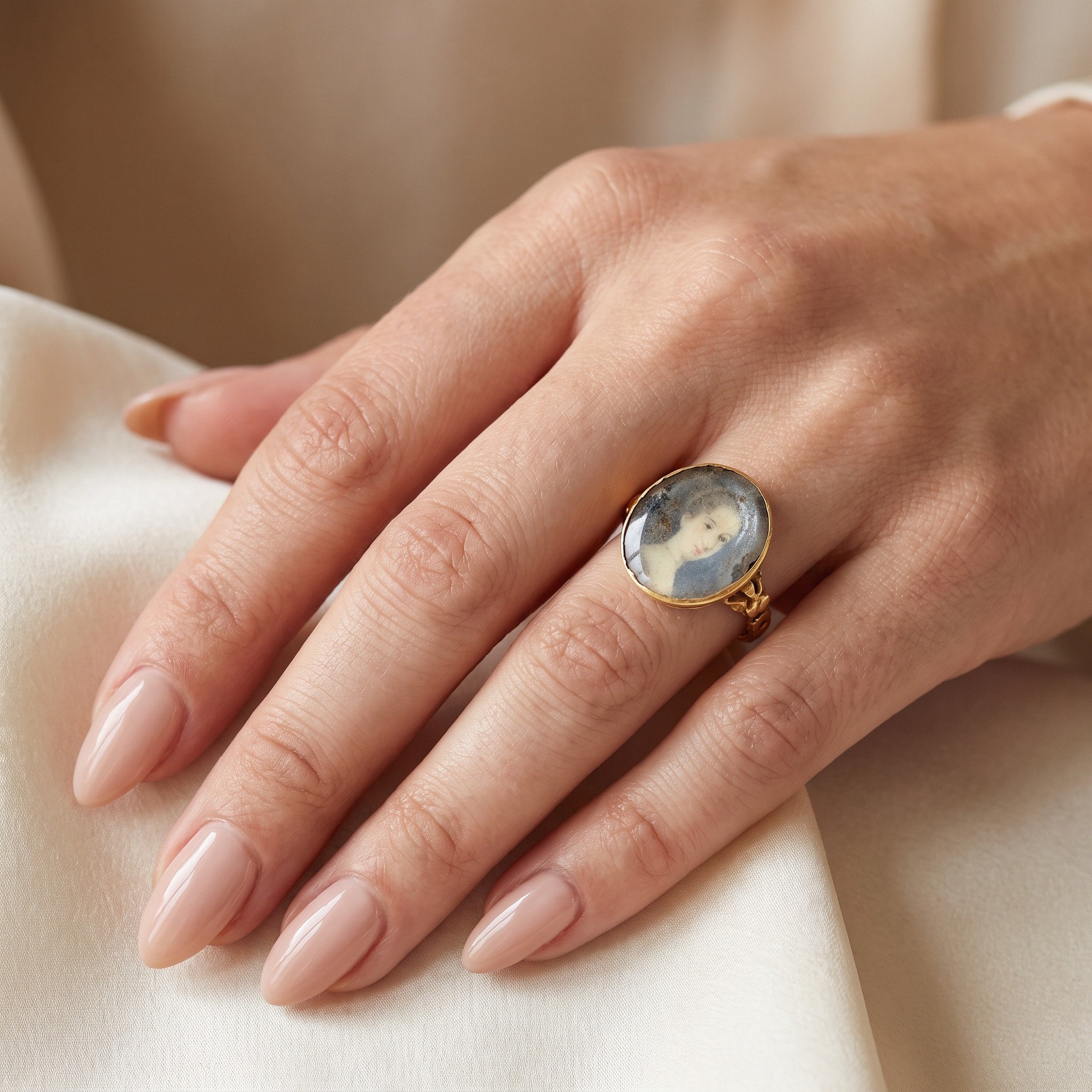 georgian-18kt-gold-portrait-miniature-ring-painted-lady-under-glass-02-worn91868-129.jpg