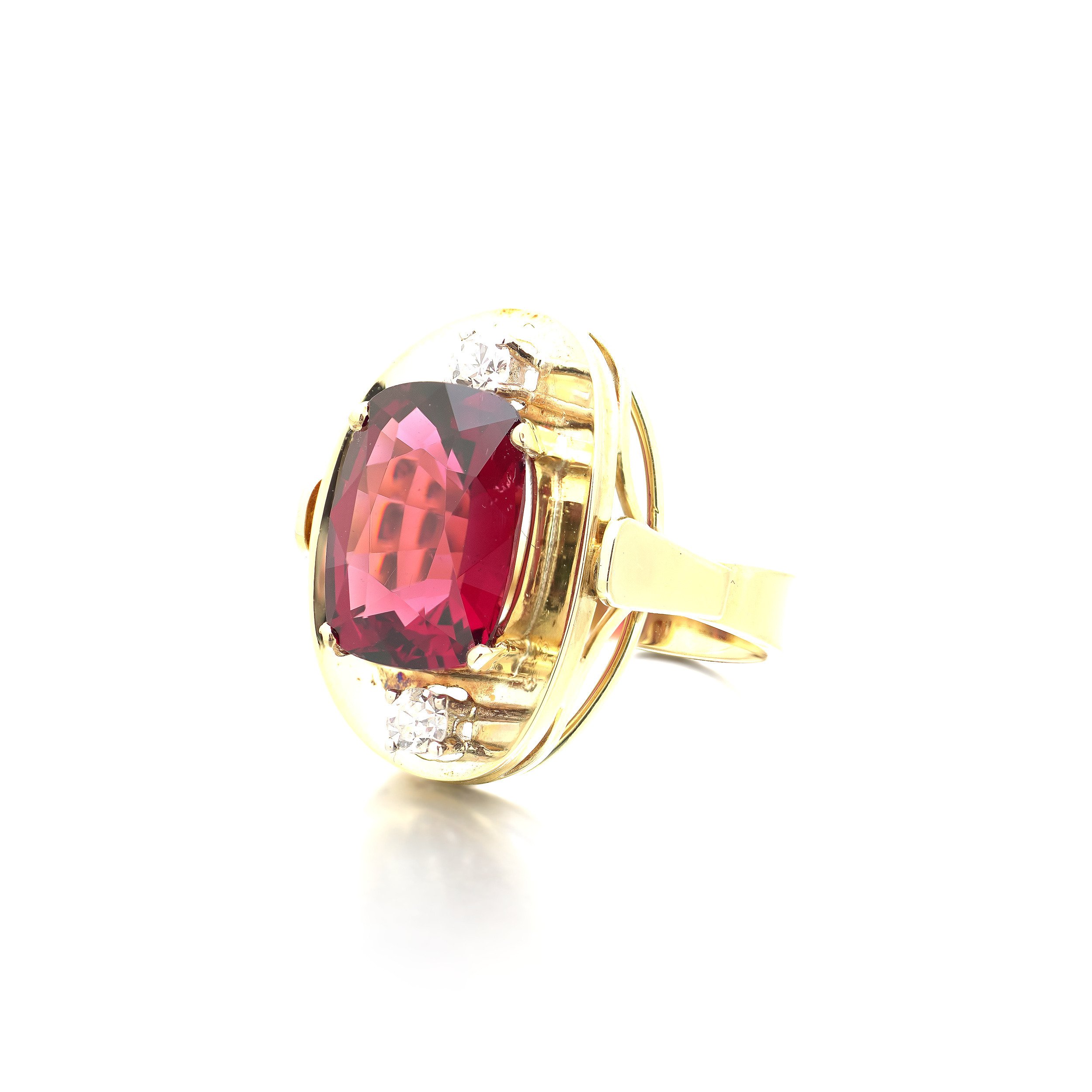 14kt-gold-4-30-ct-pink-tourmaline-and-diamond-cocktail-ring-03-132.jpg