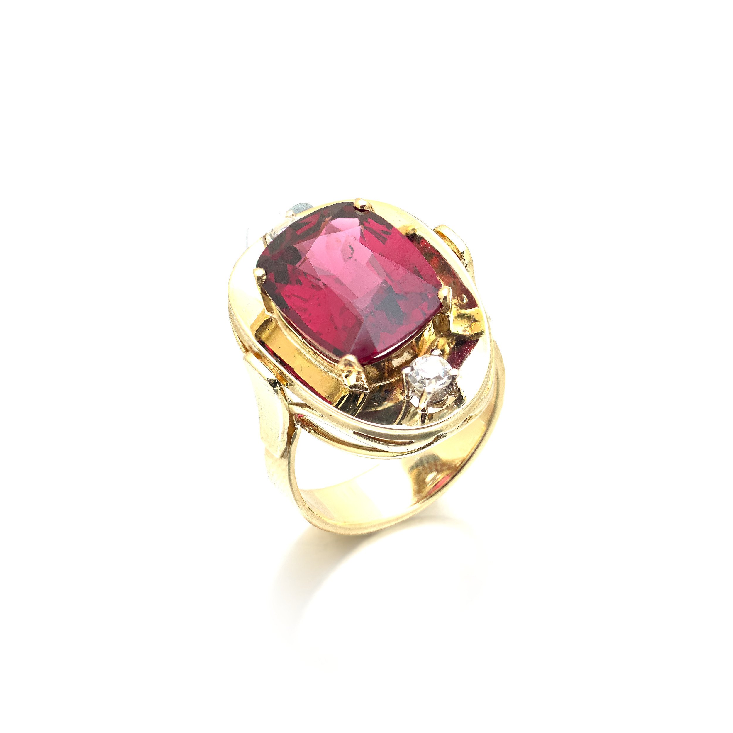 14kt-gold-4-30-ct-pink-tourmaline-and-diamond-cocktail-ring-06-132.jpg