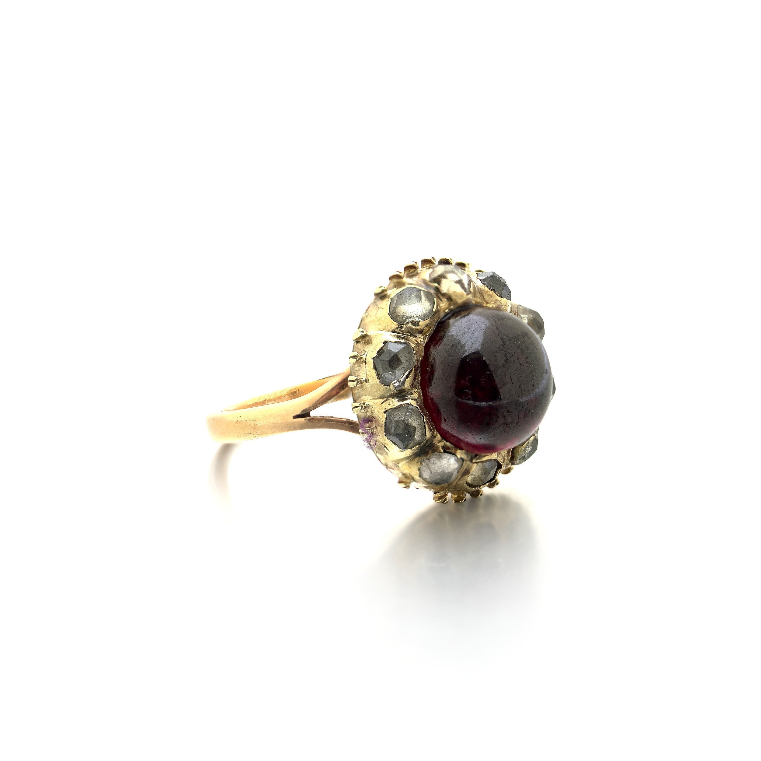 georgian-gold-cabochon-garnet-and-rose-cut-diamond-cluster-ring-03-136.jpg