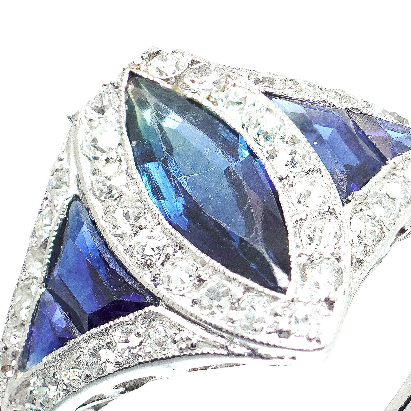 art-deco-platinum-marquise-sapphire-and-diamond-ring-calibre-sapphire--07-detail-137.jpg
