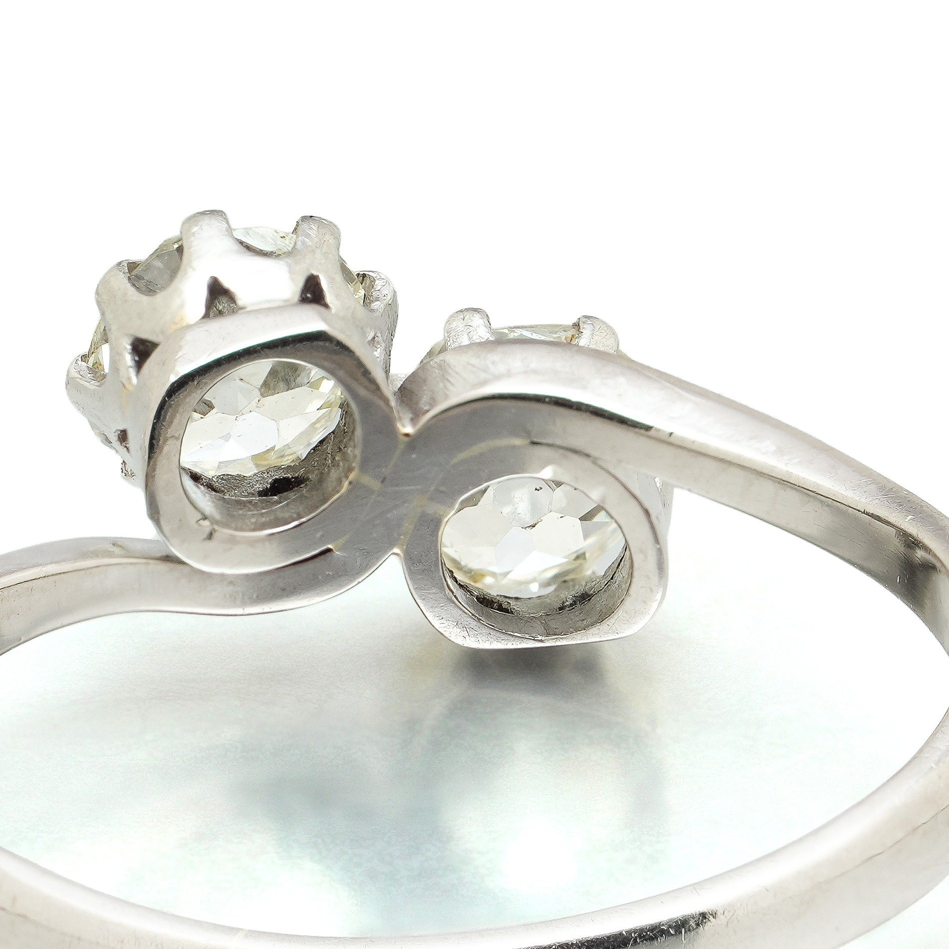 Antique 18KT Gold and Platinum Toi et Moi Old European Cut Diamond Ring, 0.80 ct, close-up 4