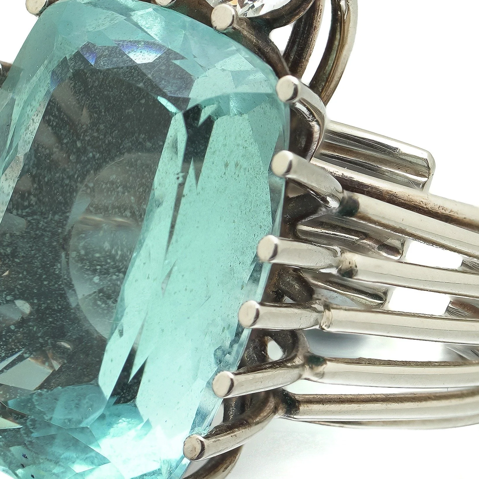 14KT White Gold Aquamarine and Diamond Cocktail Ring, 10 ct Aquamarine, close-up 4