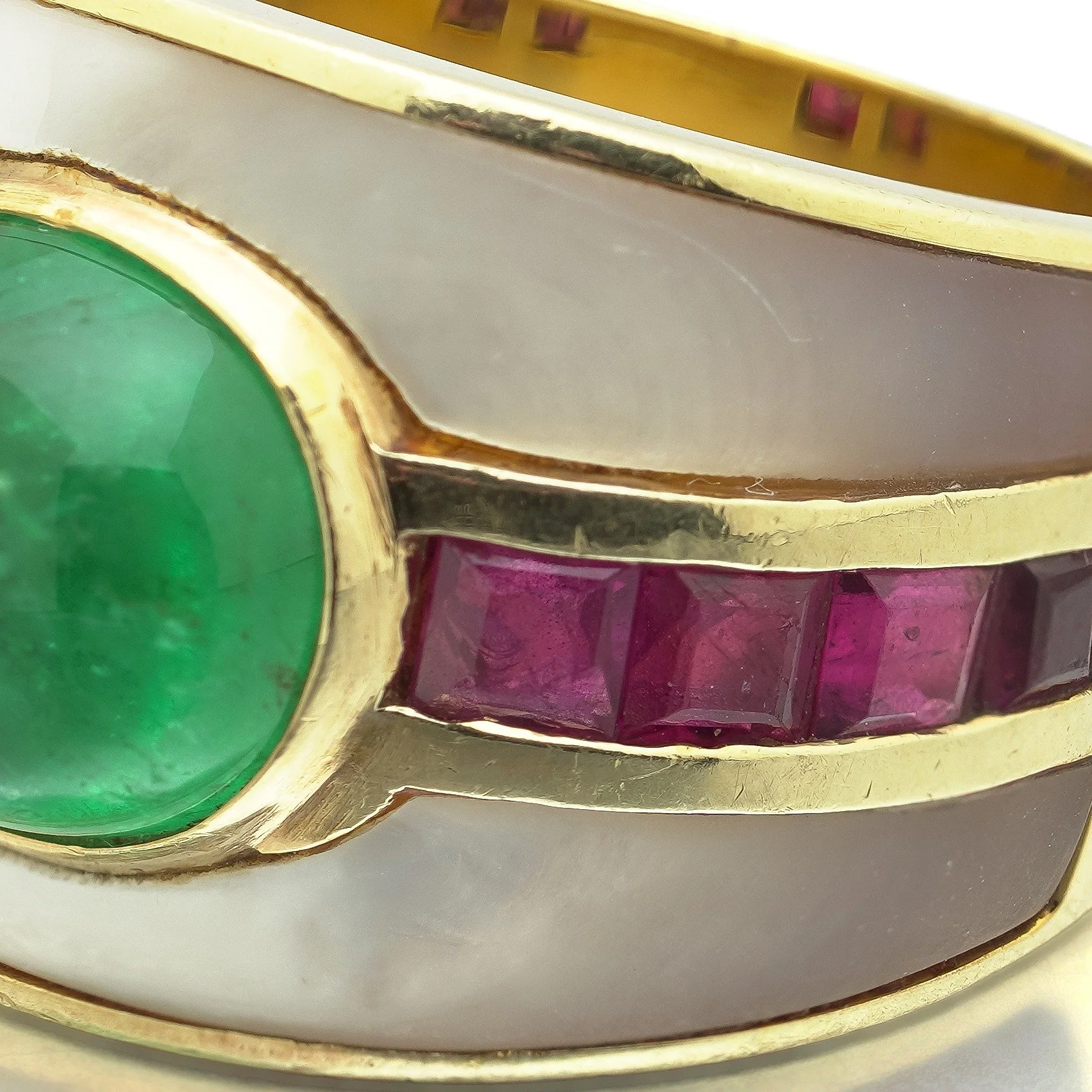 14KT Gold Cabochon Emerald, Ruby and Mother of Pearl Band Ring, close-up 3