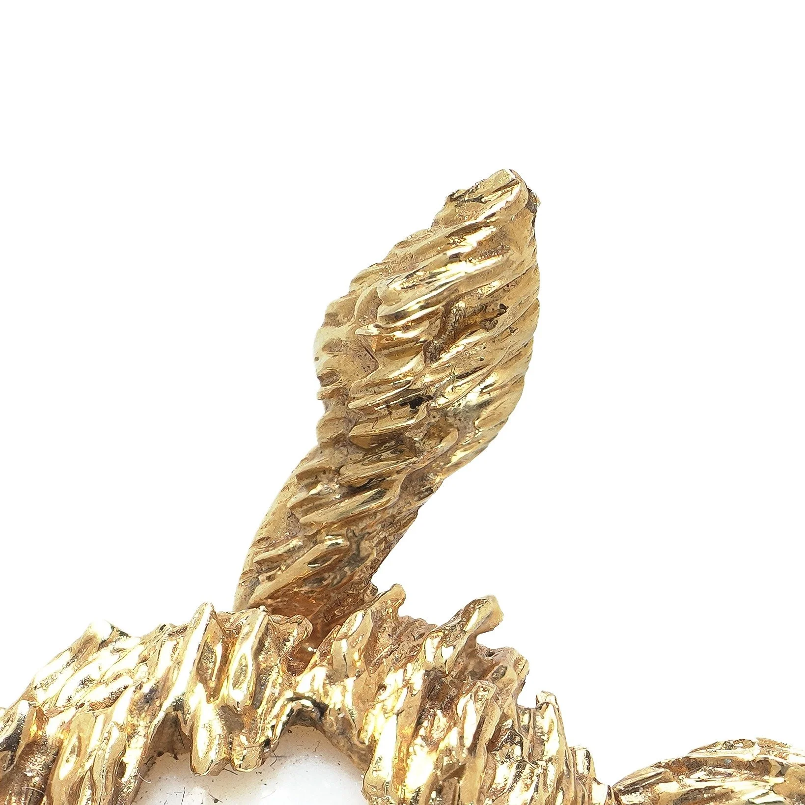 Chaumet Paris 18KT Gold Turtle Brooch, close-up 1