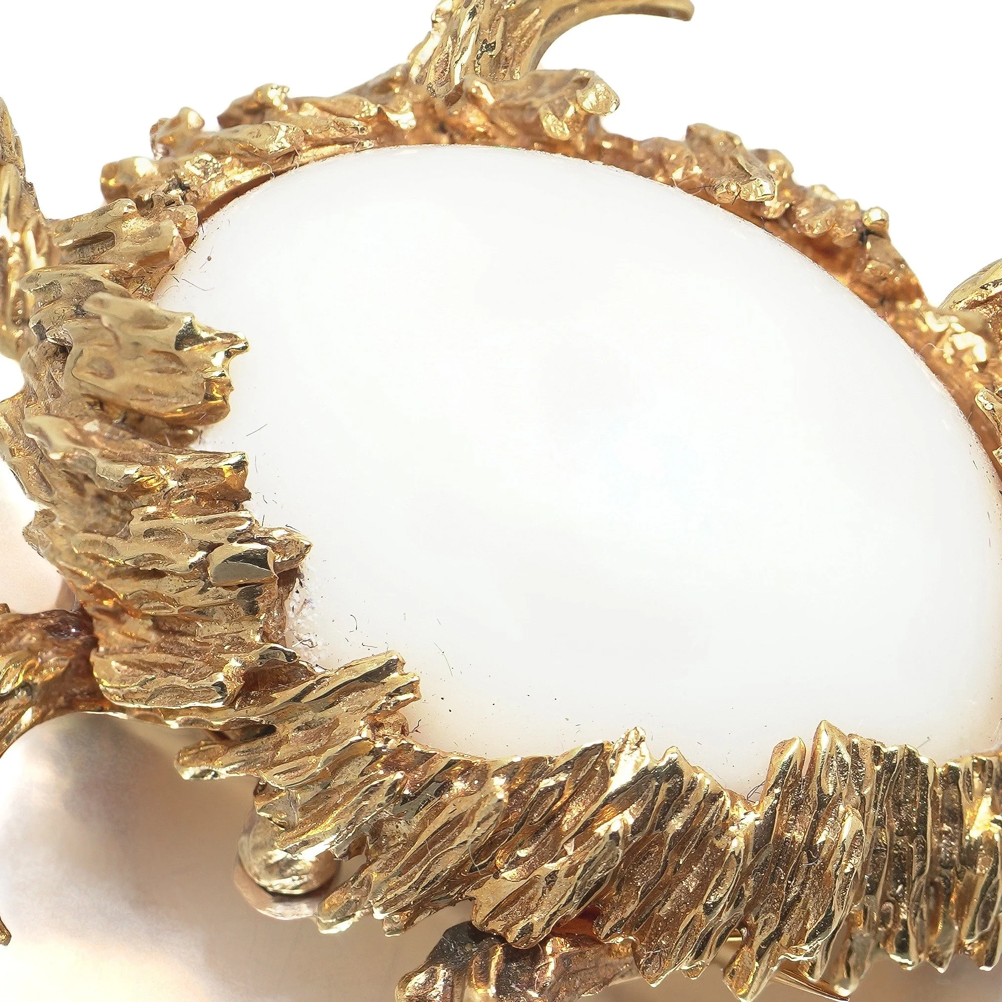 Chaumet Paris 18KT Gold Turtle Brooch, close-up 5