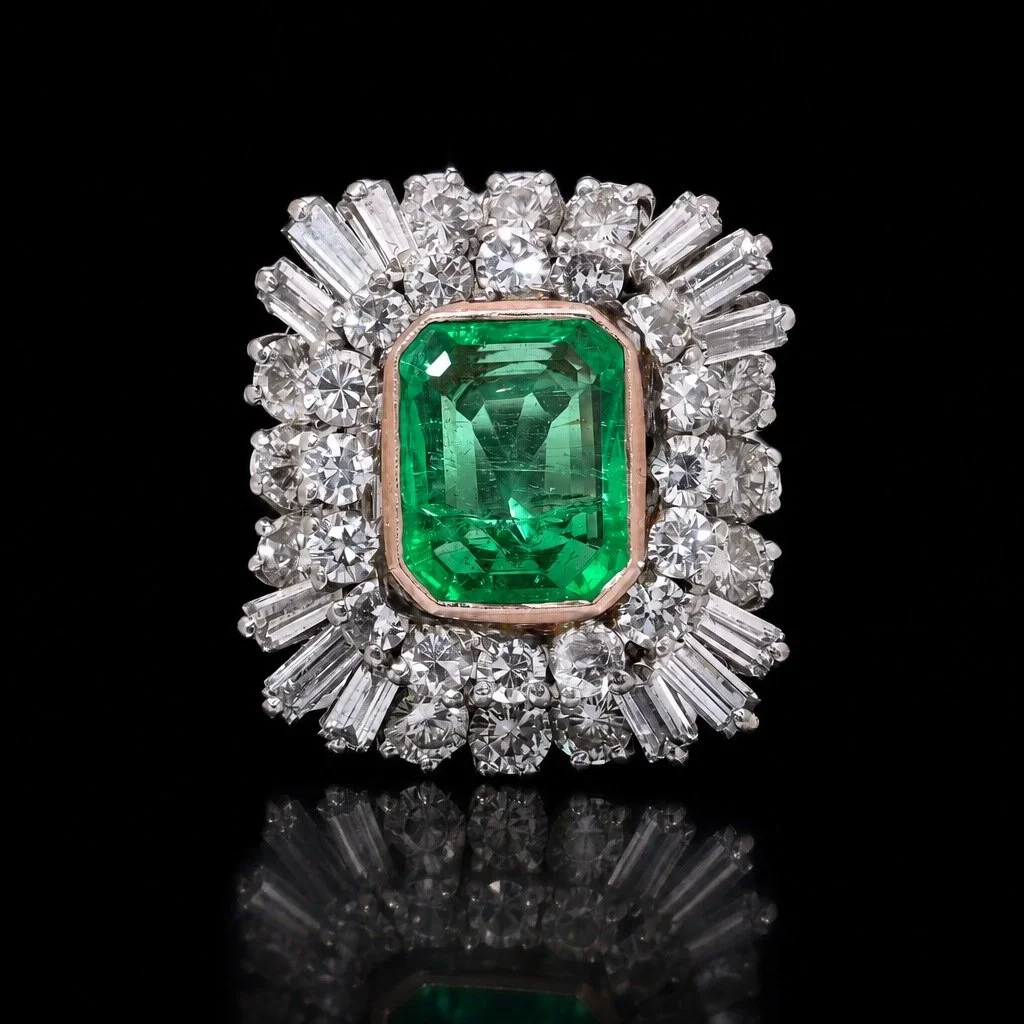 Vintage White Gold Ring with 4KT Colombian Emerald and Diamonds