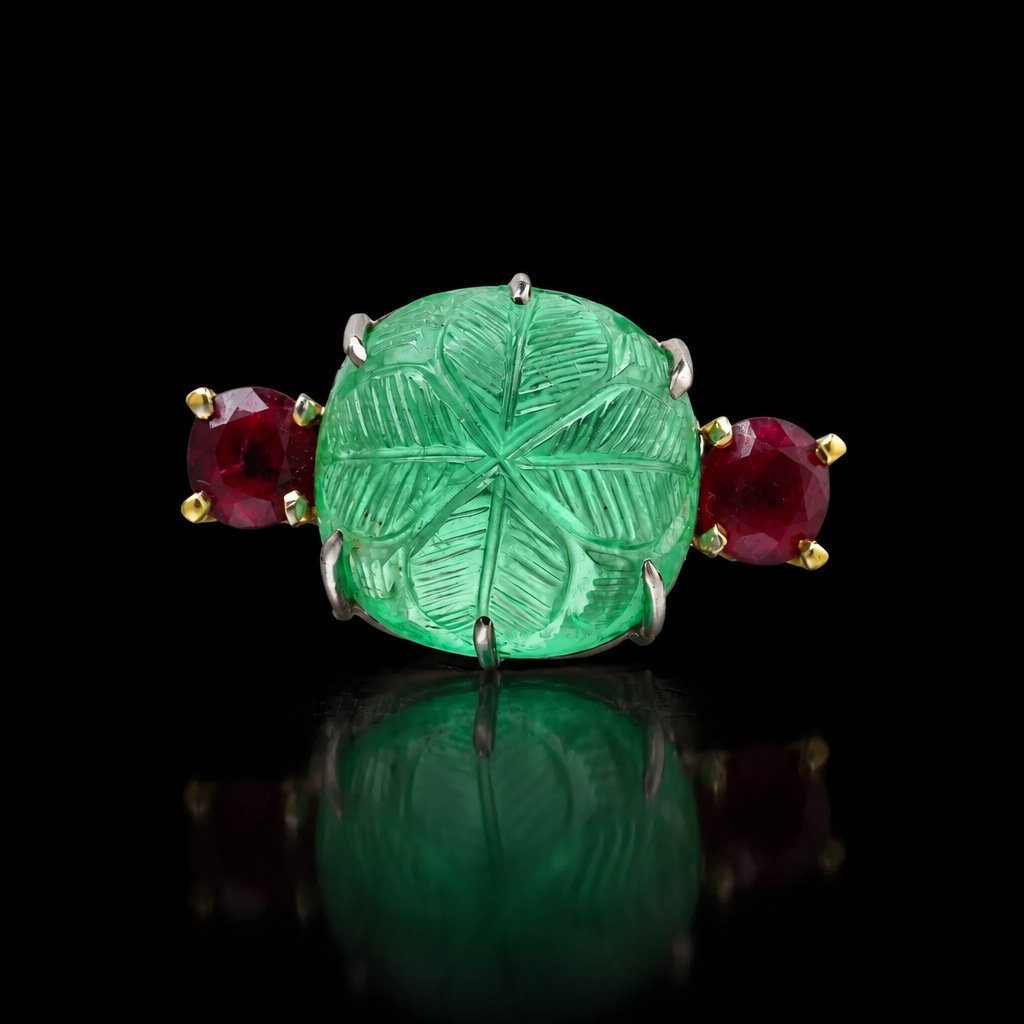 Vintage 18KT Gold Carved Emerald and Burma Ruby Ring