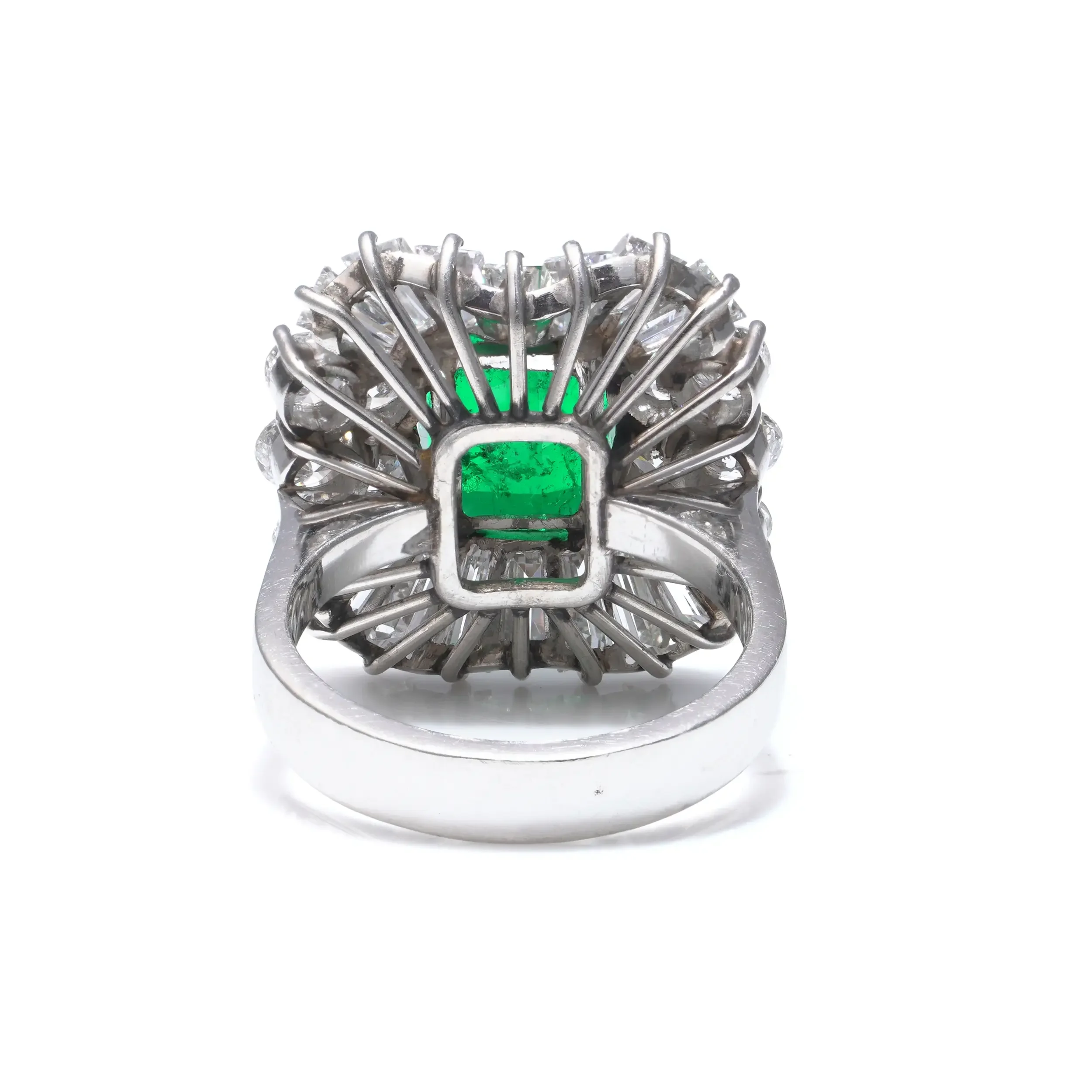 mozeris-fine-antiques-platinum-colombian-emerald-diamond-cluster-ring4.webp