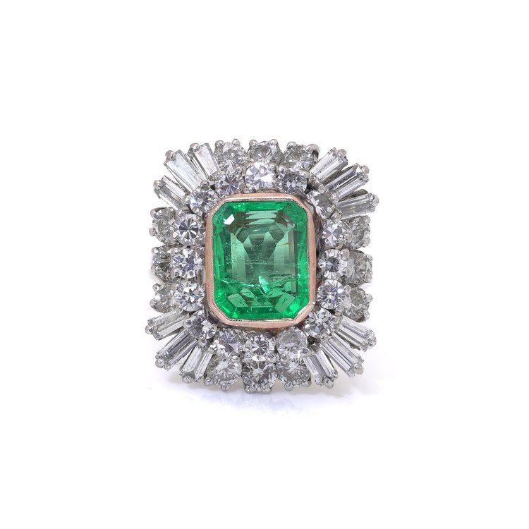 Vintage White Gold Ring with 4KT Colombian Emerald and Diamonds