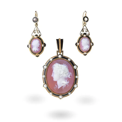 Victorian Carnelian Cameo Pendant and Earrings Suite in 18KT Gold