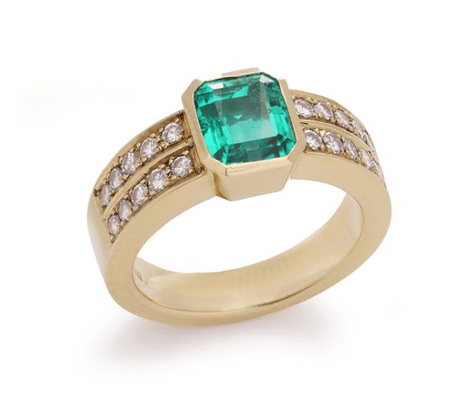 Vintage 18kt. yellow gold natural Colombian emerald ( No Oil ) and diamond ring