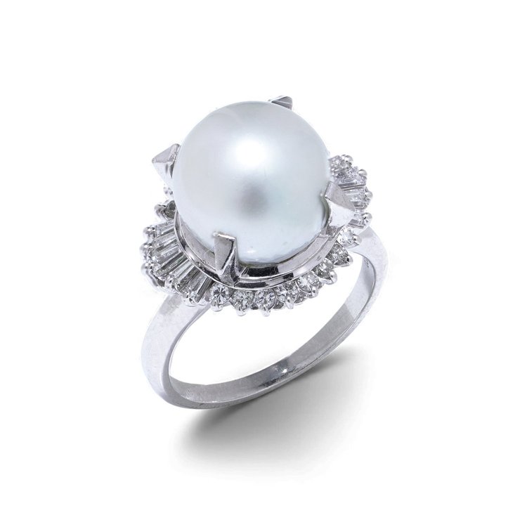 Vintage Platinum South Sea Pearl & Diamond Cluster Ring