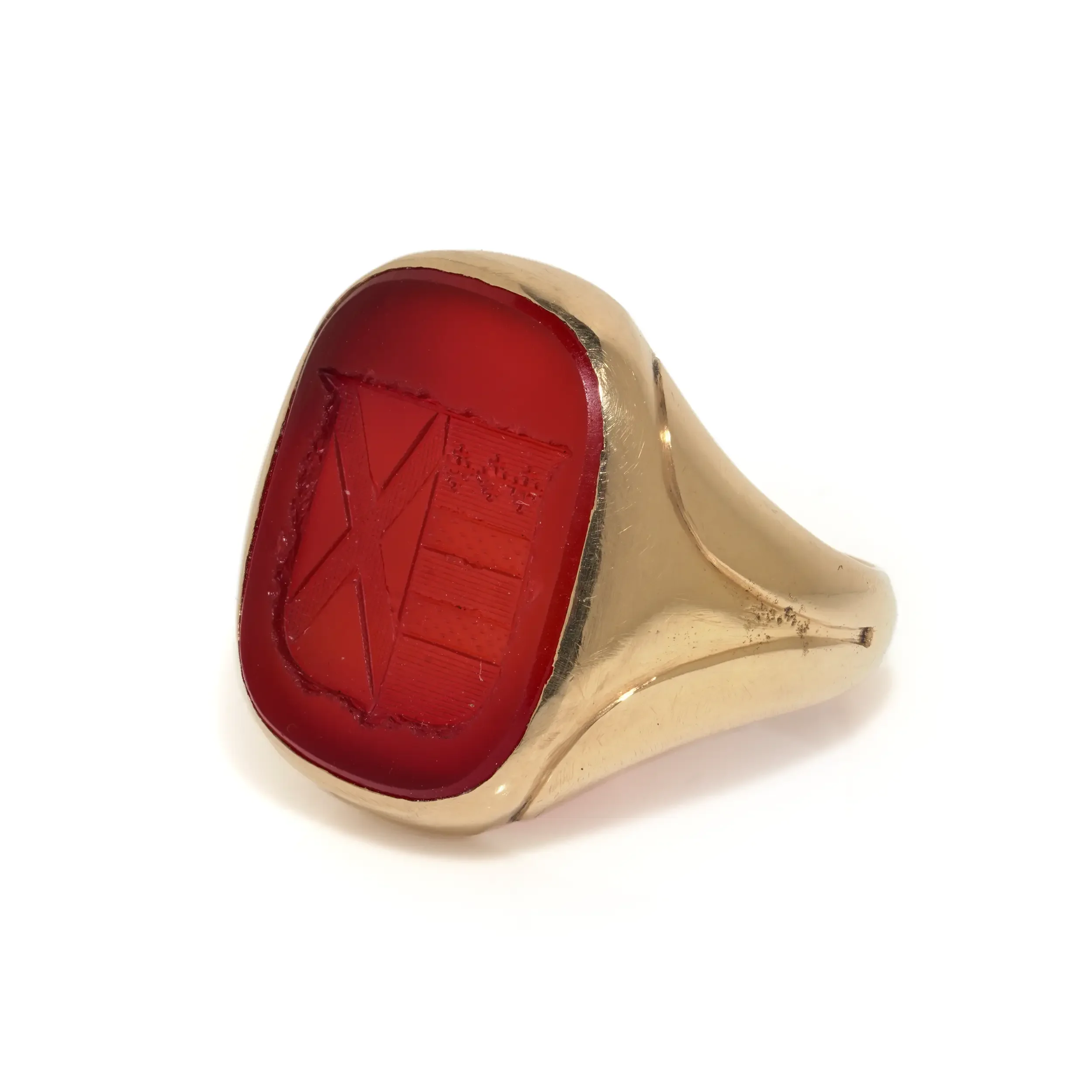Antique-18kt-gold-carnelian-intaglio-heraldic-signet-ring-uk-r-Mozeris-Fine-Antiques3.webp