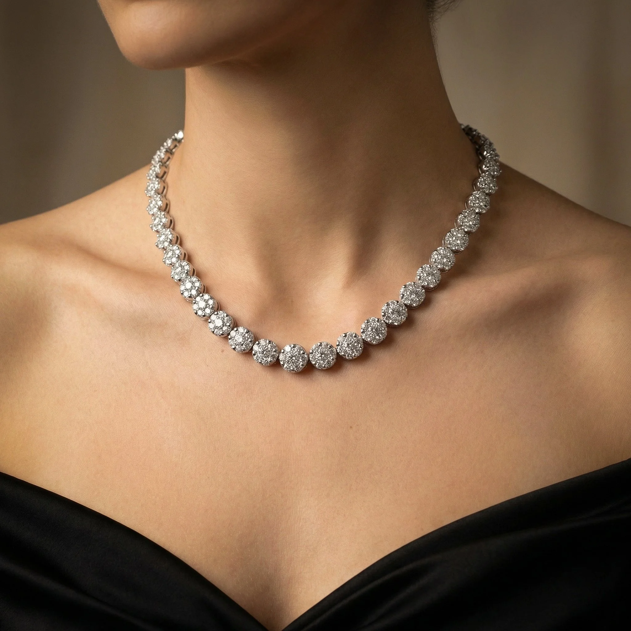 18kt-white-gold-diamond-cluster-necklace-30-carat-choker-41cm-Mozeris-Fine-Antiques12.jpg