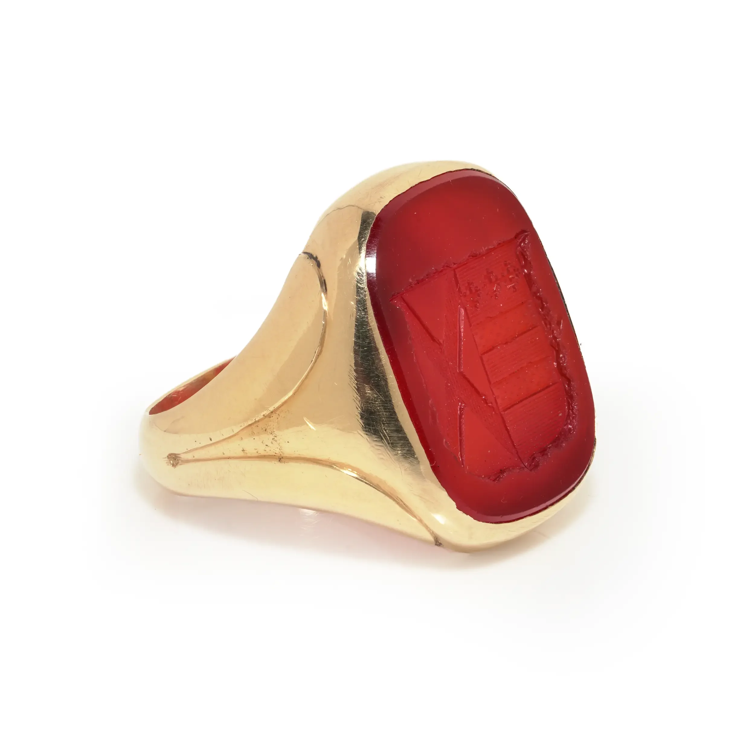 Antique-18kt-gold-carnelian-intaglio-heraldic-signet-ring-uk-r-Mozeris-Fine-Antiques1.webp