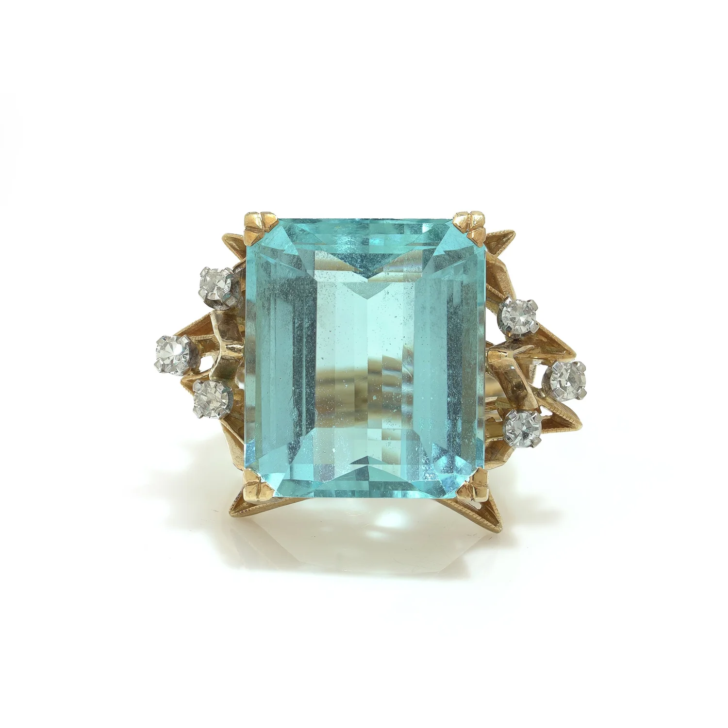 Vintage 1970s 18KT gold aquamarine and diamond ring