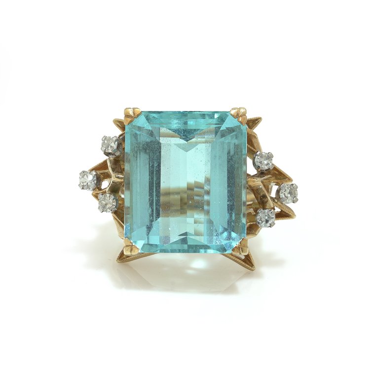 Vintage 1970s 18KT Gold Aquamarine and Diamond Ring