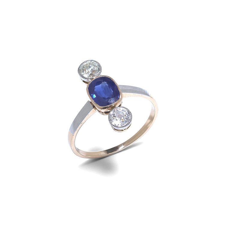 Edwardian Ceylon Sapphire & Diamond Ring, c.1910
