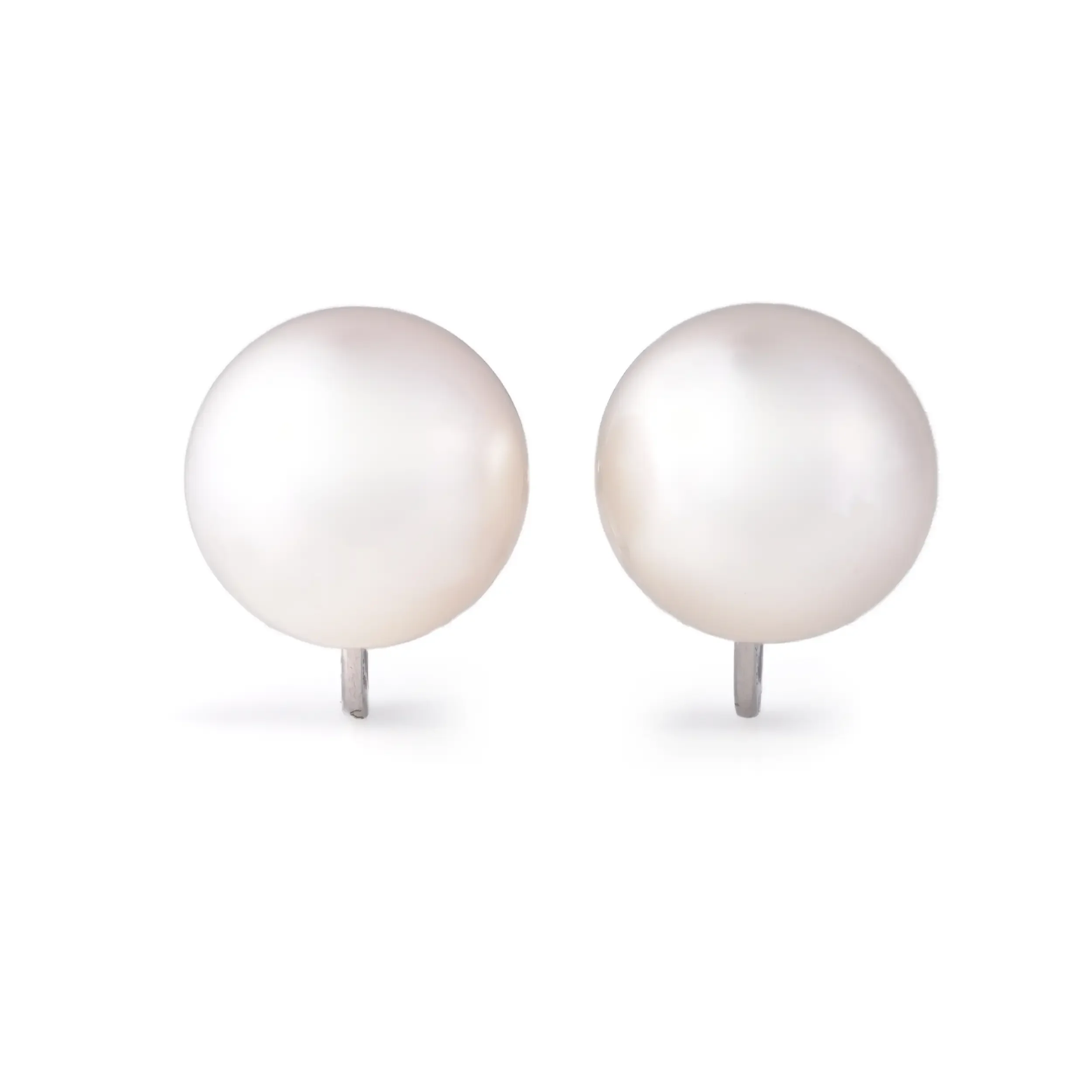 Mozeris-Fine-Antiques-Cartier-South-Sea-Pearl-18KT-White-Gold-Earrings1.webp