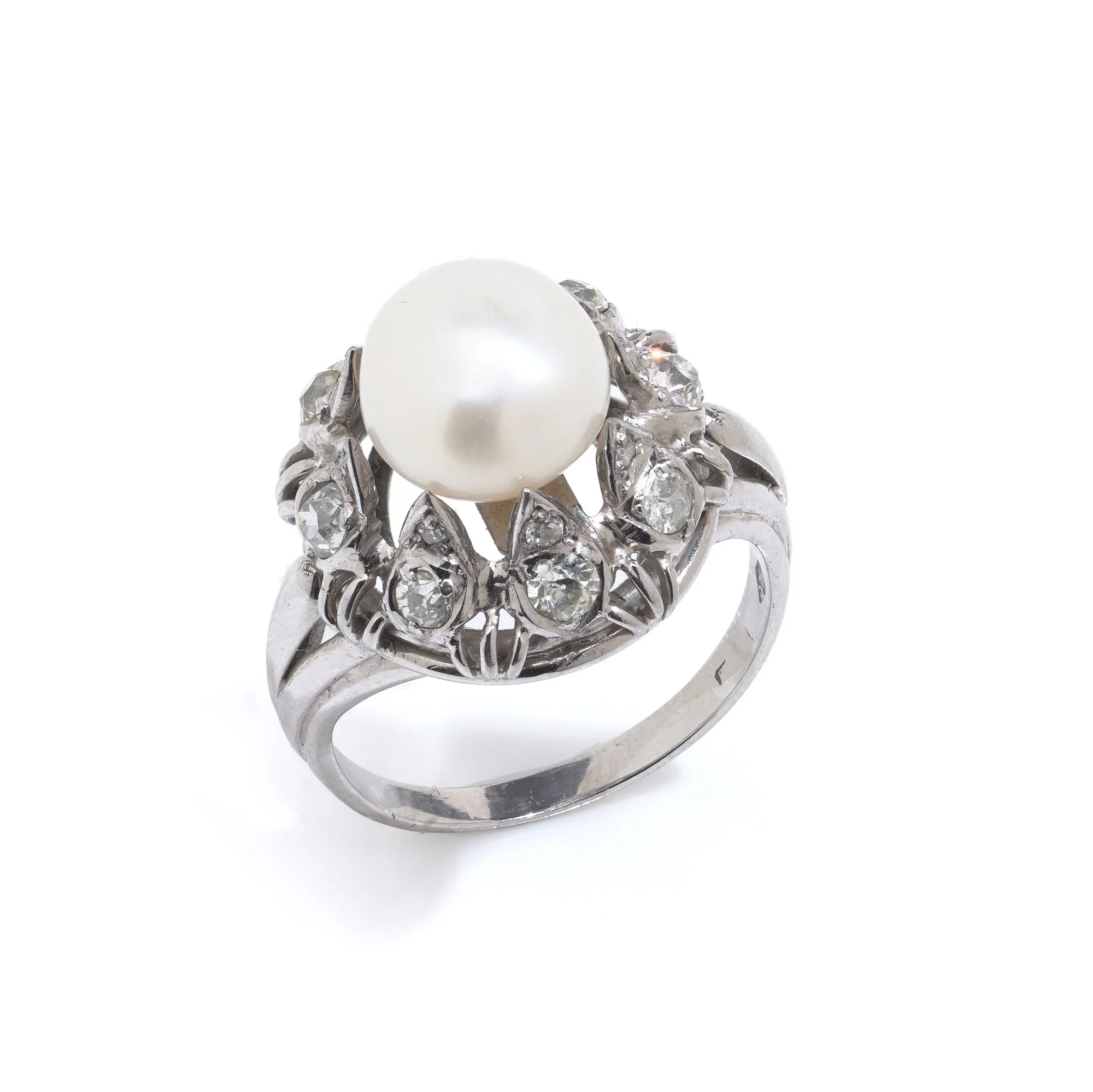 Art Deco 18KT Gold South Sea Cultured Pearl & Diamond Ring
