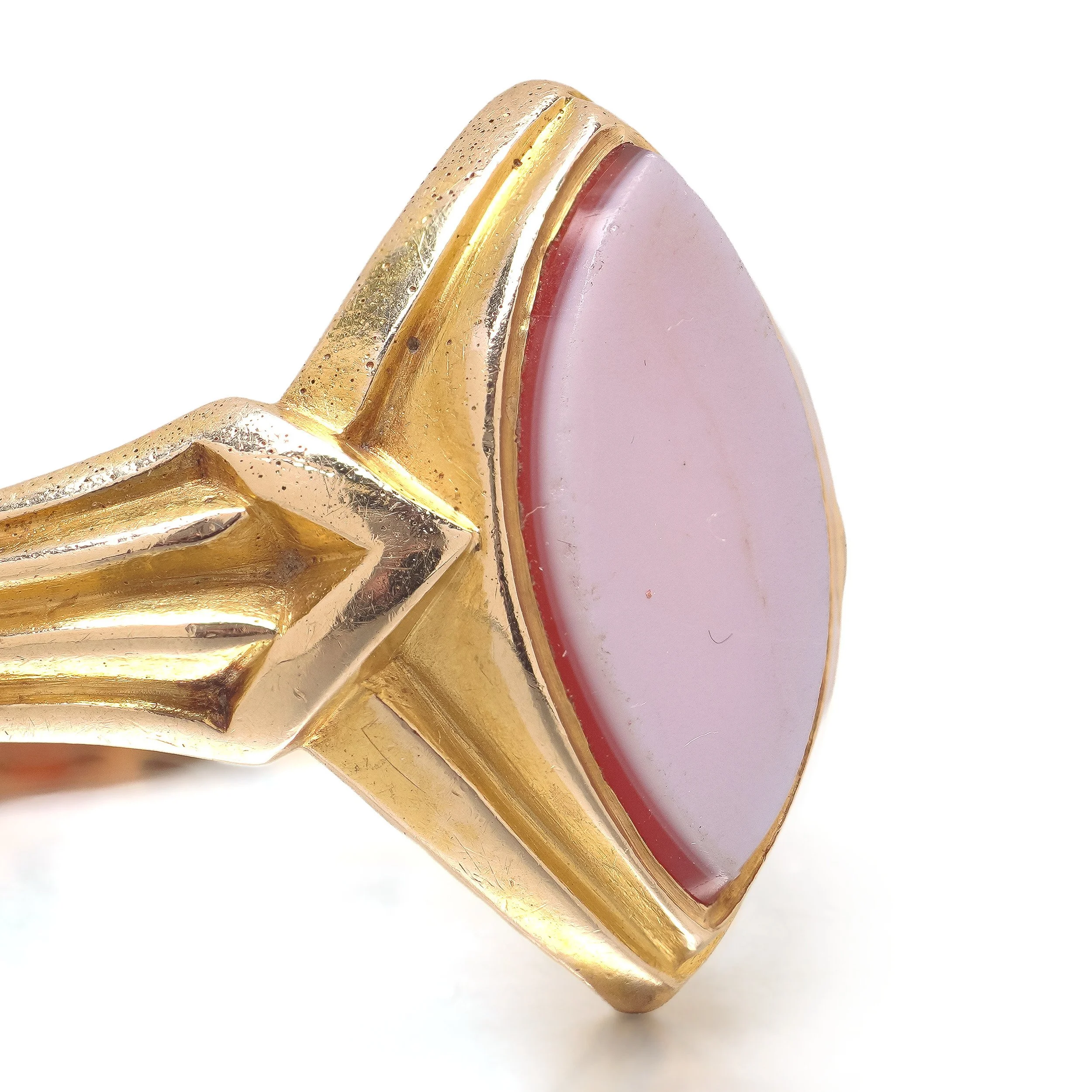 antique-15kt-gold-banded-agate-marquise-ring-reeded-chevron-shoulders-03-detail-127.jpg
