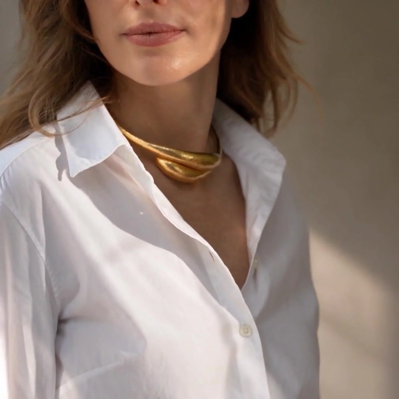 Vintage-Ilias-Lalaounis-18KT-Gold-Choker-Necklace-video-poster.jpg