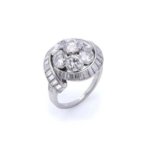Van Cleef & Arpels Platinum Ring with 4.2KTs of diamonds.