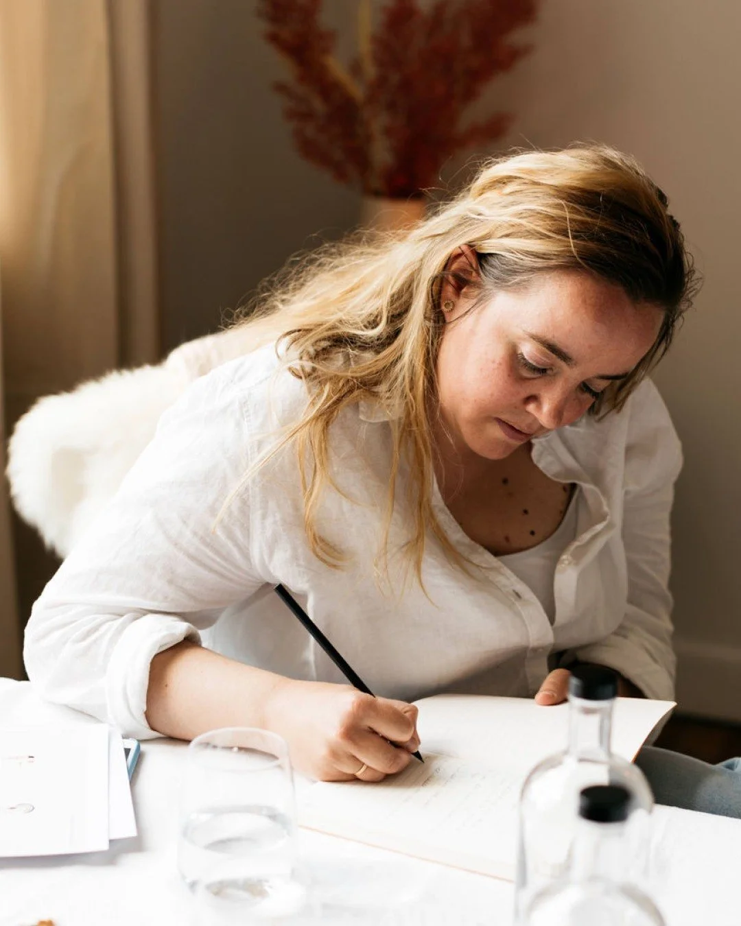 Moederschap&hellip; het is tegelijk het mooiste &eacute;n het meest uitdagende avontuur dat er is.
Tussen de liefde, de chaos, de zorgen en de verwachtingen (van jezelf &eacute;n anderen), verlies je soms een stukje van wie jij bent.

Tijdens de work