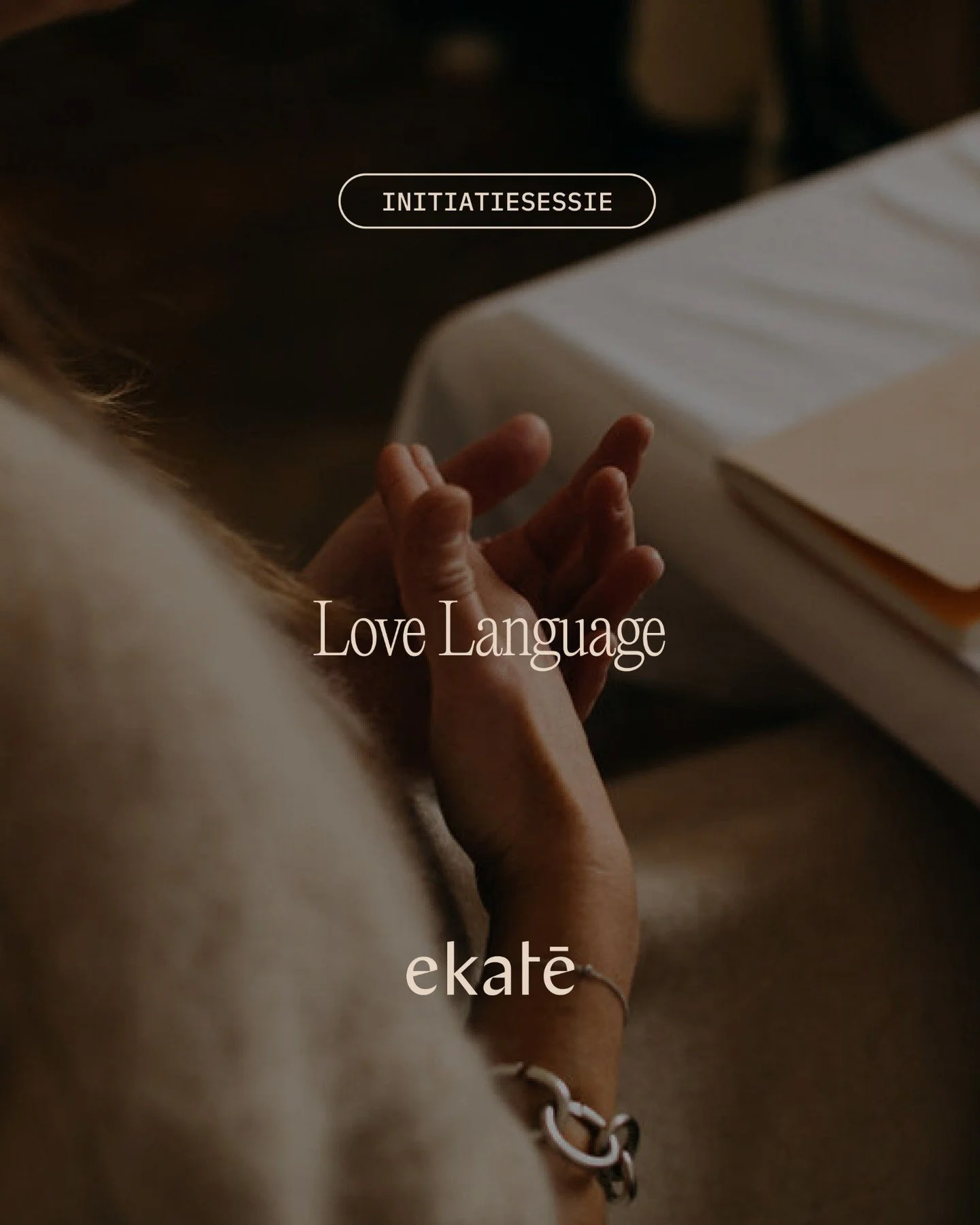 Je wil je partner iets zeggen. Maar ergens onderweg raakt het gesprek verstrikt.

Herken je dit? Je probeert iets aan te kaarten, maar voor je het weet voel je je niet begrepen &mdash; of pas je jezelf alweer aan.

Tijdens deze initiatie ontdek je ho